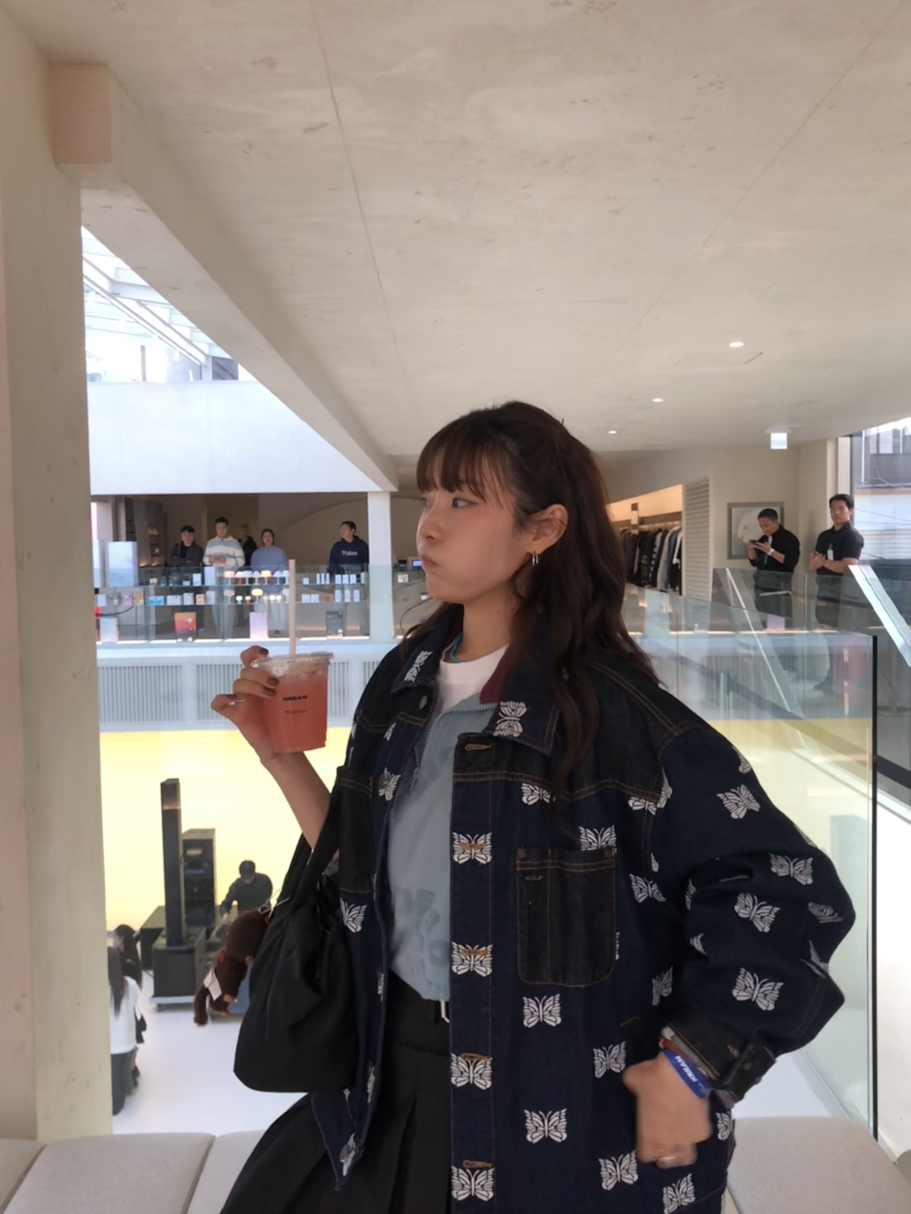Palace x Needles Western Denim Jacket Indigo - 24FW, Comme des Garcons Nylon Zipper Tote Bag Black 착용 스타일 - 2
