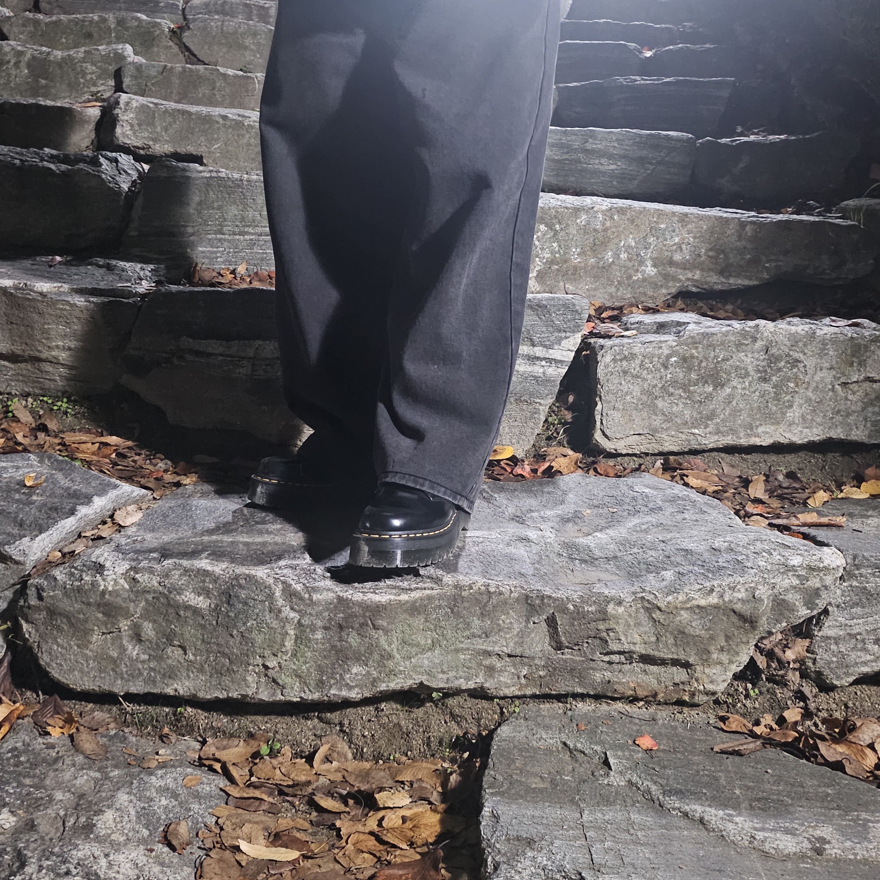Dr. Martens 1461 Quad Black 착용 스타일 - 2
