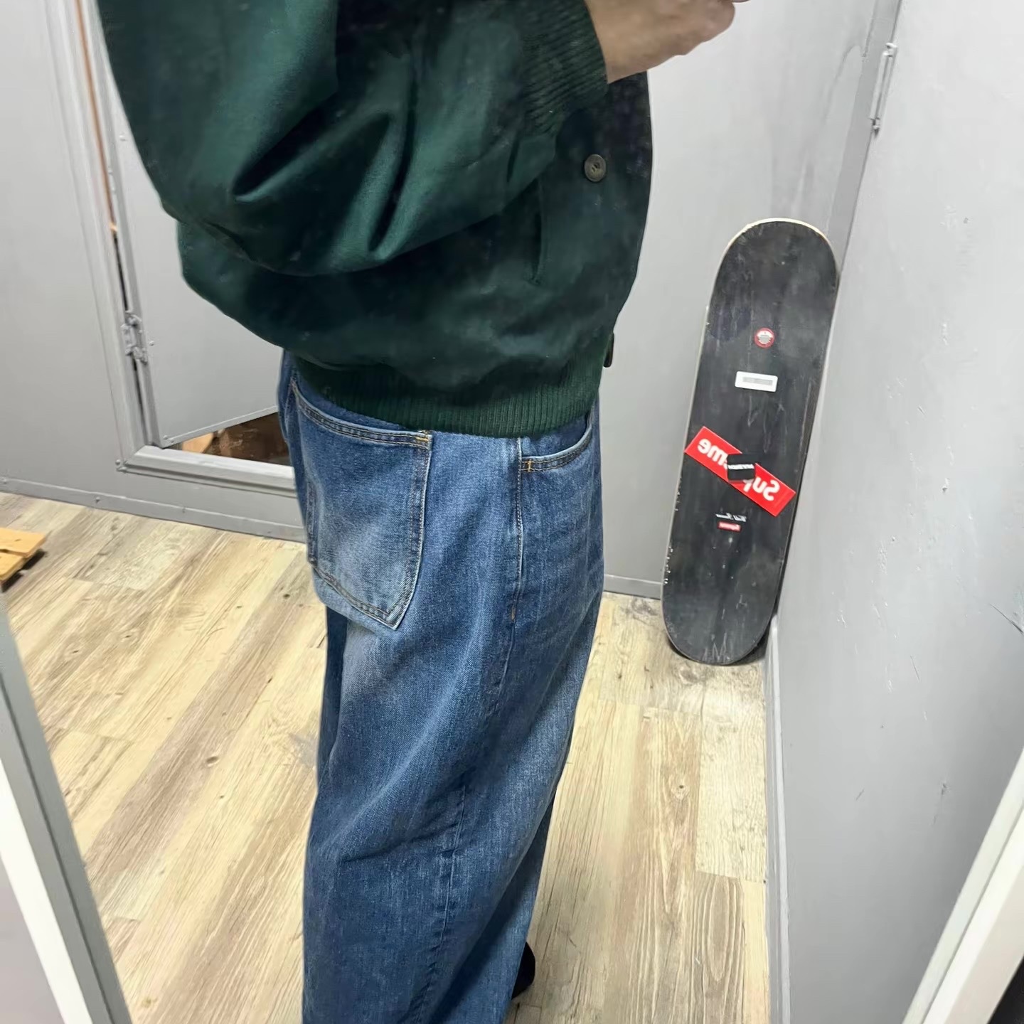 Millo Archive Reflect Curved Pants Mid Blue, Clarks Wallabee Black Suede 착용 스타일 - 1