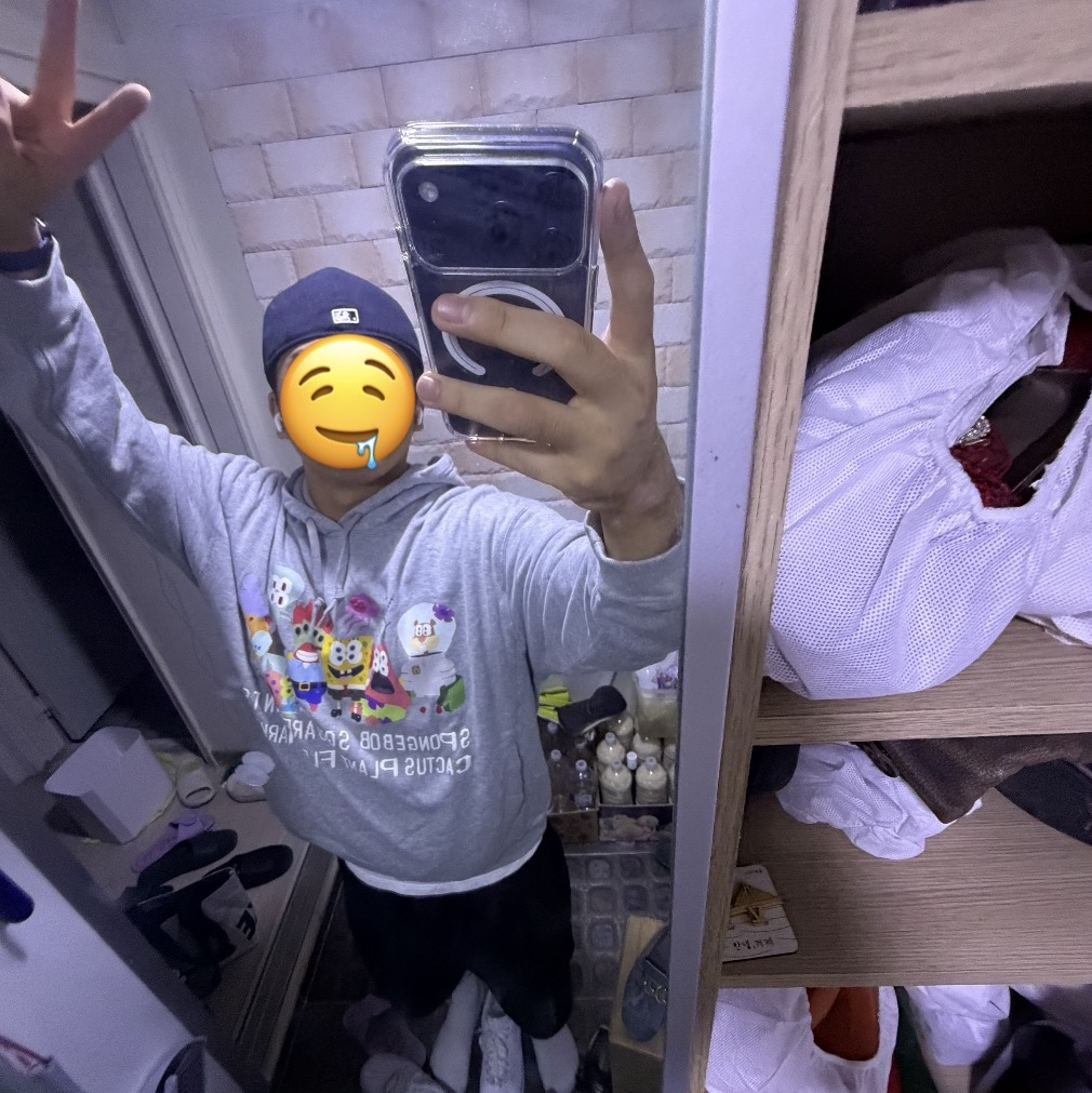 Uniqlo UT x CPFM x SpongeBob Sweat Pull Parka A Gray - KR, Nike Air Force 1 '07 Low White 착용 스타일 - 1