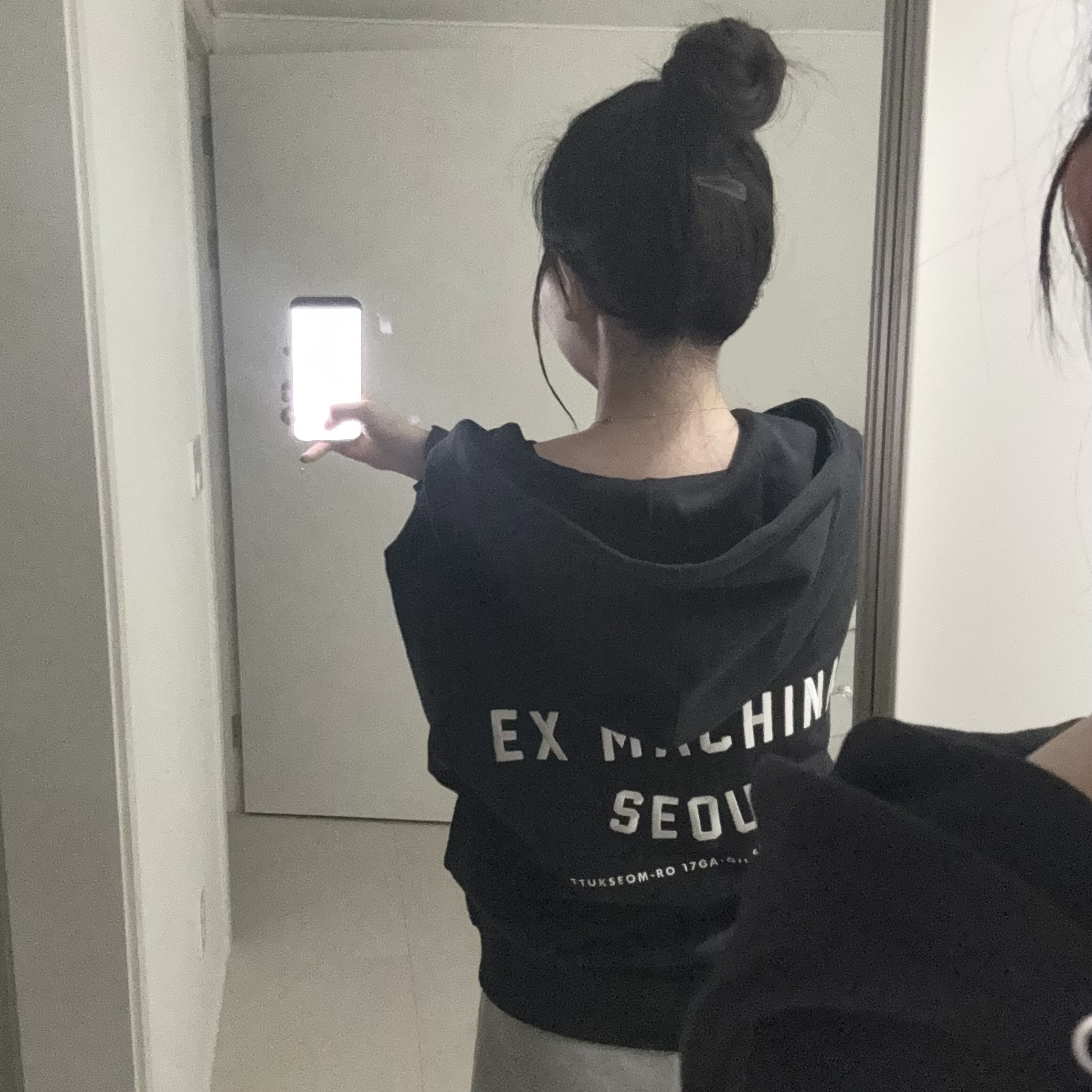 Deus Ex Machina College Address Hoodie Zip Up Black 착용 스타일