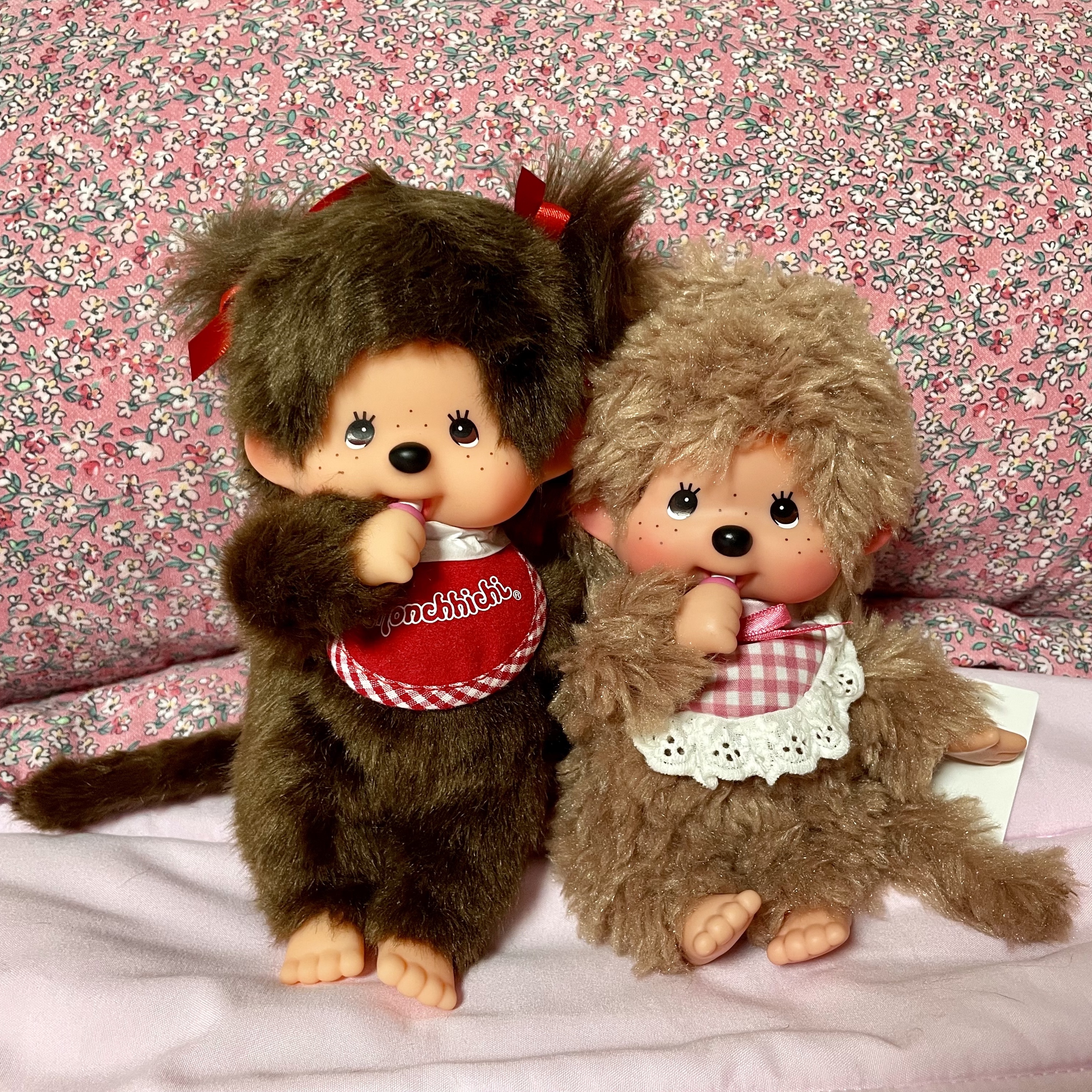 Monchhichi Premium Standard Monchhichi S Brown Girl Twin Tail, Monchhichi Fluffy Sweet Brown Monchhichi S Pink 착용 스타일