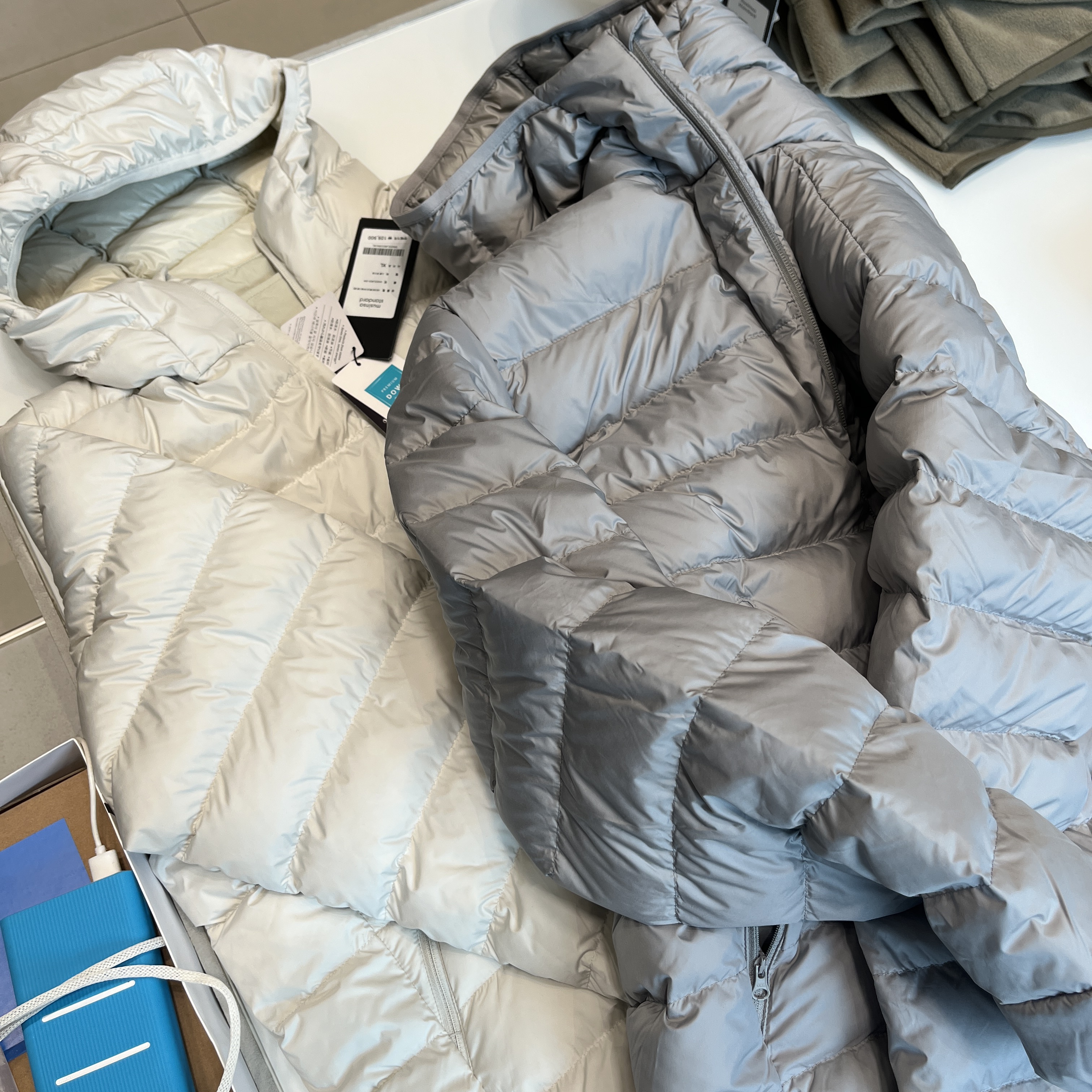 Musinsa Standard City Leisure Hooded Light Down Jacket Light Grey, Musinsa Standard City Leisure Hooded Light Down Jacket Stone White 착용 스타일
