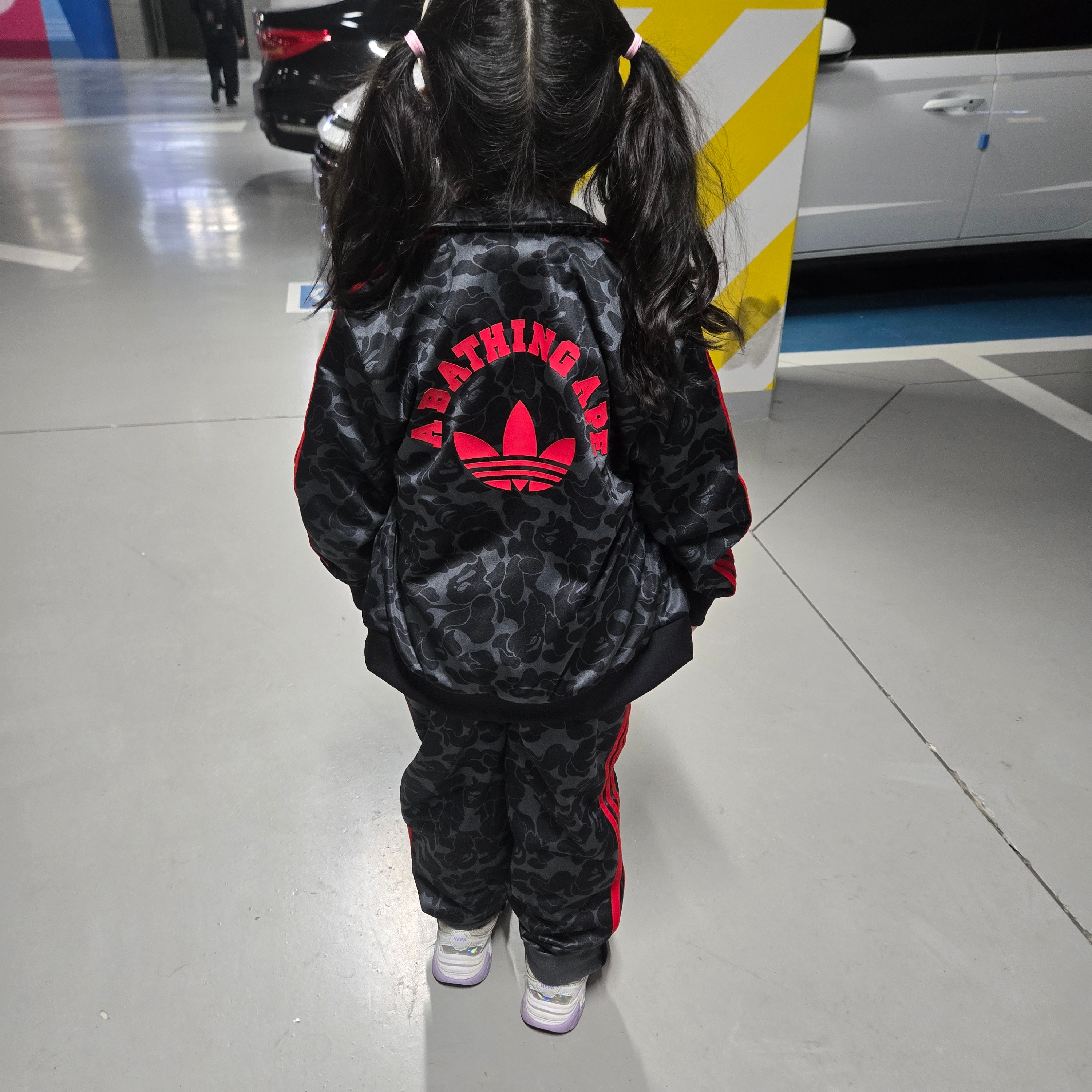 (Kids) Adidas x BAPE Tracksuit Black - KR Sizing 착용 스타일 - 2