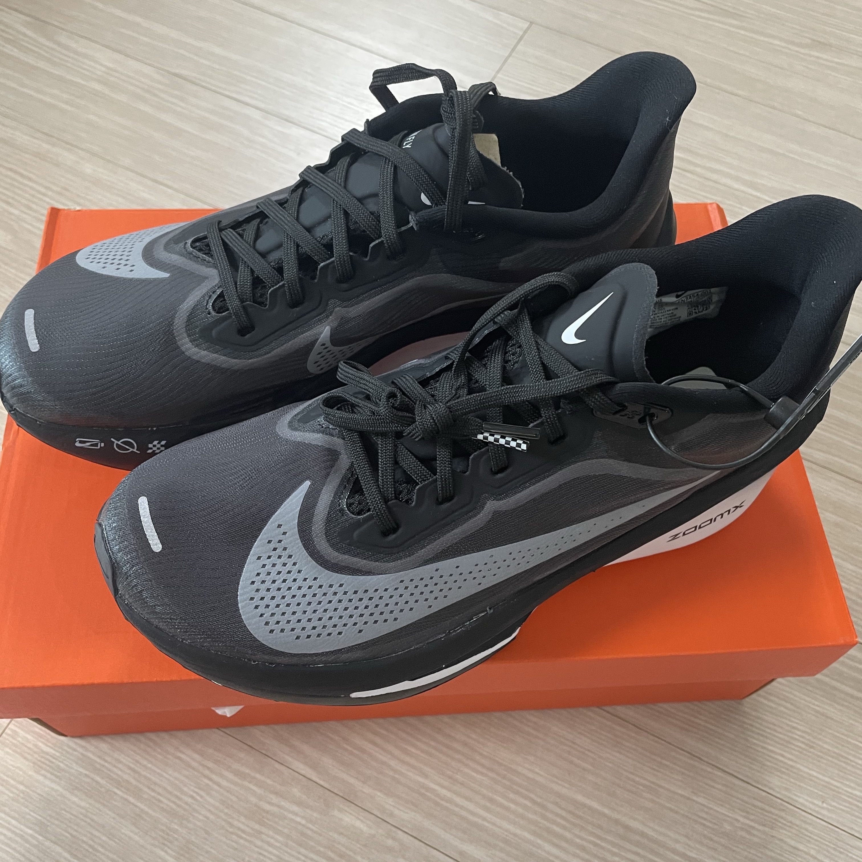 Nike Zoom Fly 6 Black Light Smoke Grey 착용 스타일