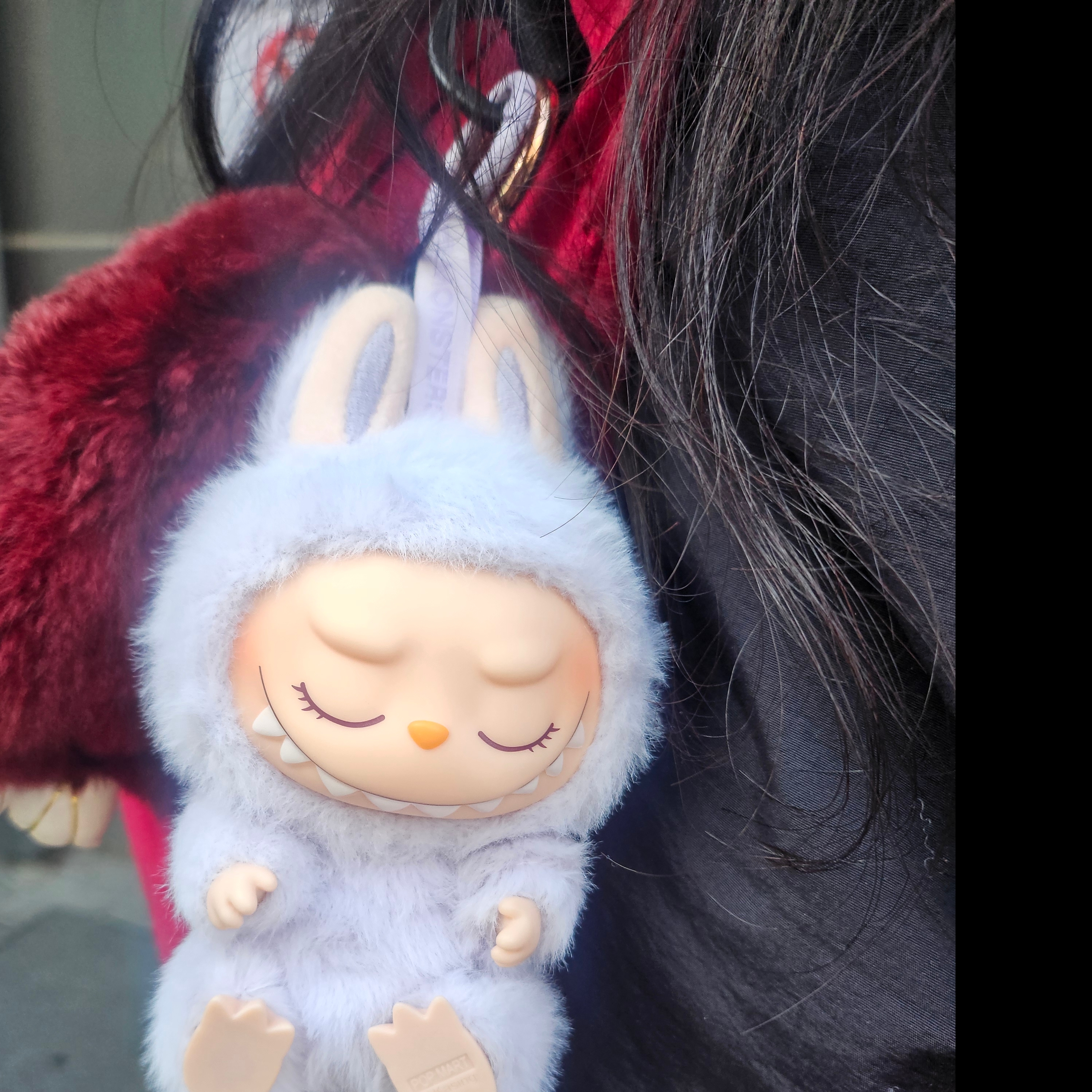 Pop Mart Labubu Let's Play Together Doll Series Zizi Keyring (Opened Case) 착용 스타일