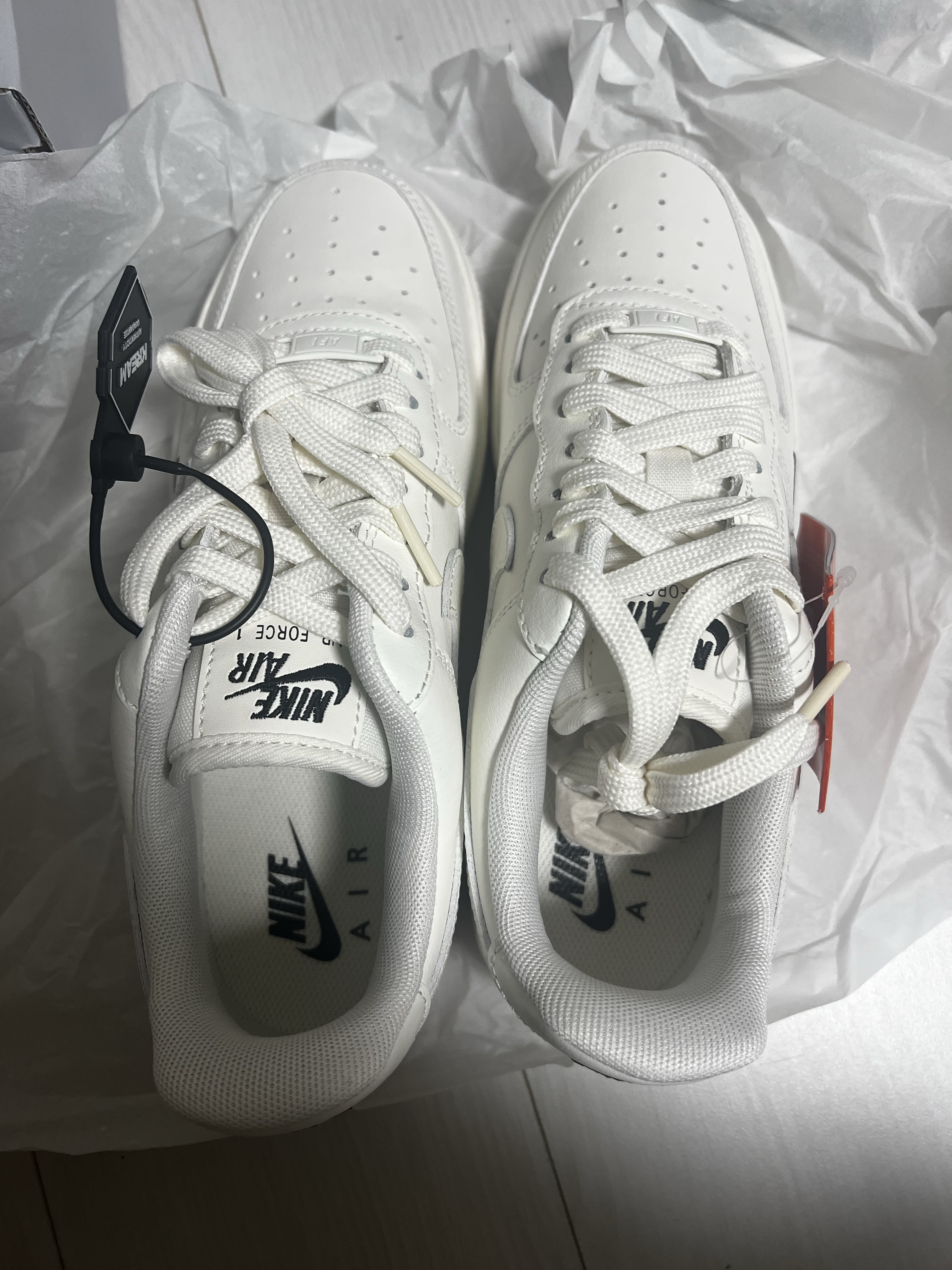 (W) Nike Air Force 1 '07 Essential TRK3 Sail 착용 스타일 - 1
