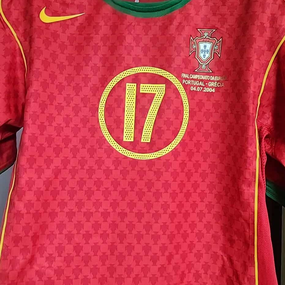 Nike Portugal 2004 Retro Soccer Replica Jersey Sport Red (Non Marking Ver.) 착용 스타일 - 2