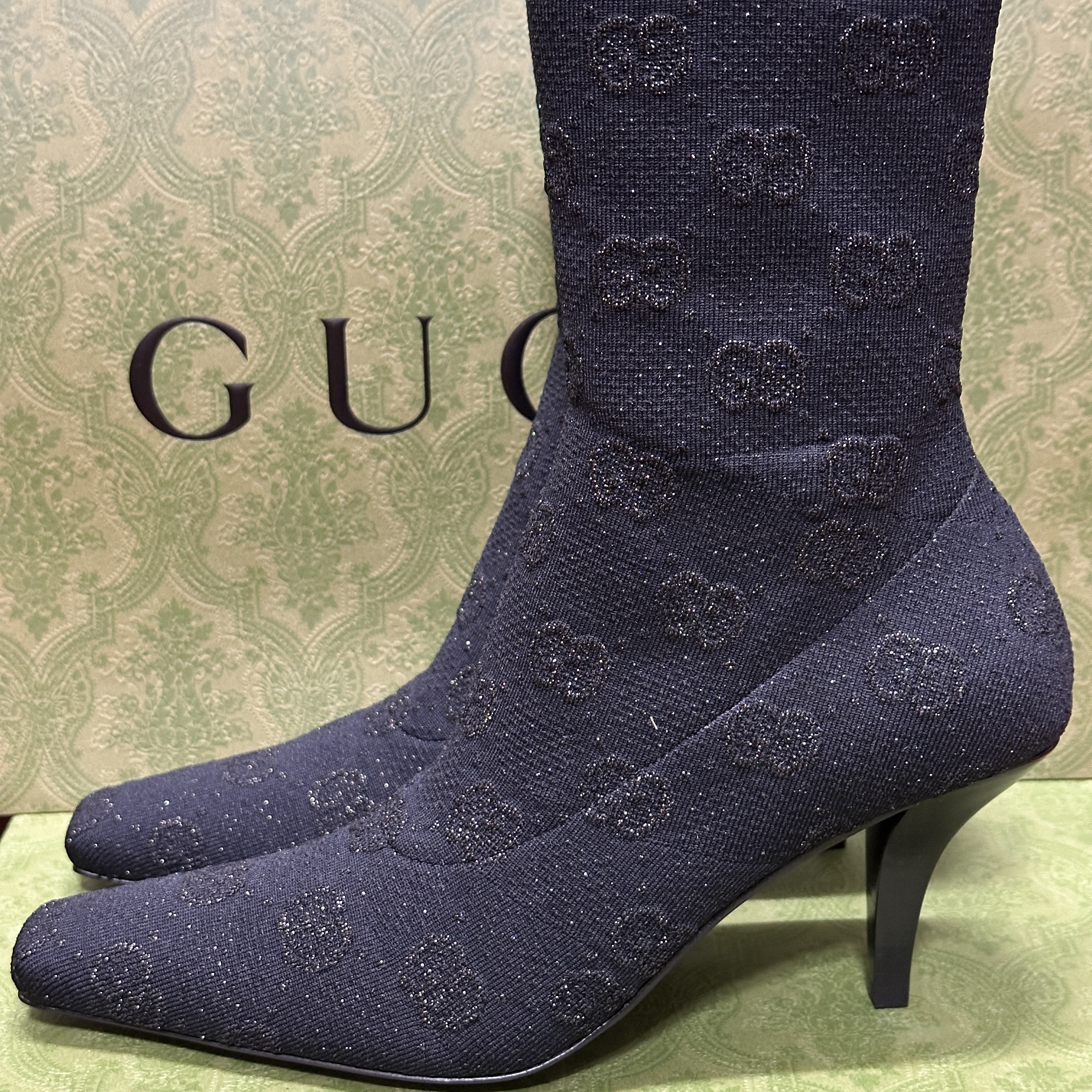 (W) Gucci GG Knit Ankle Boots Black Grey 착용 스타일