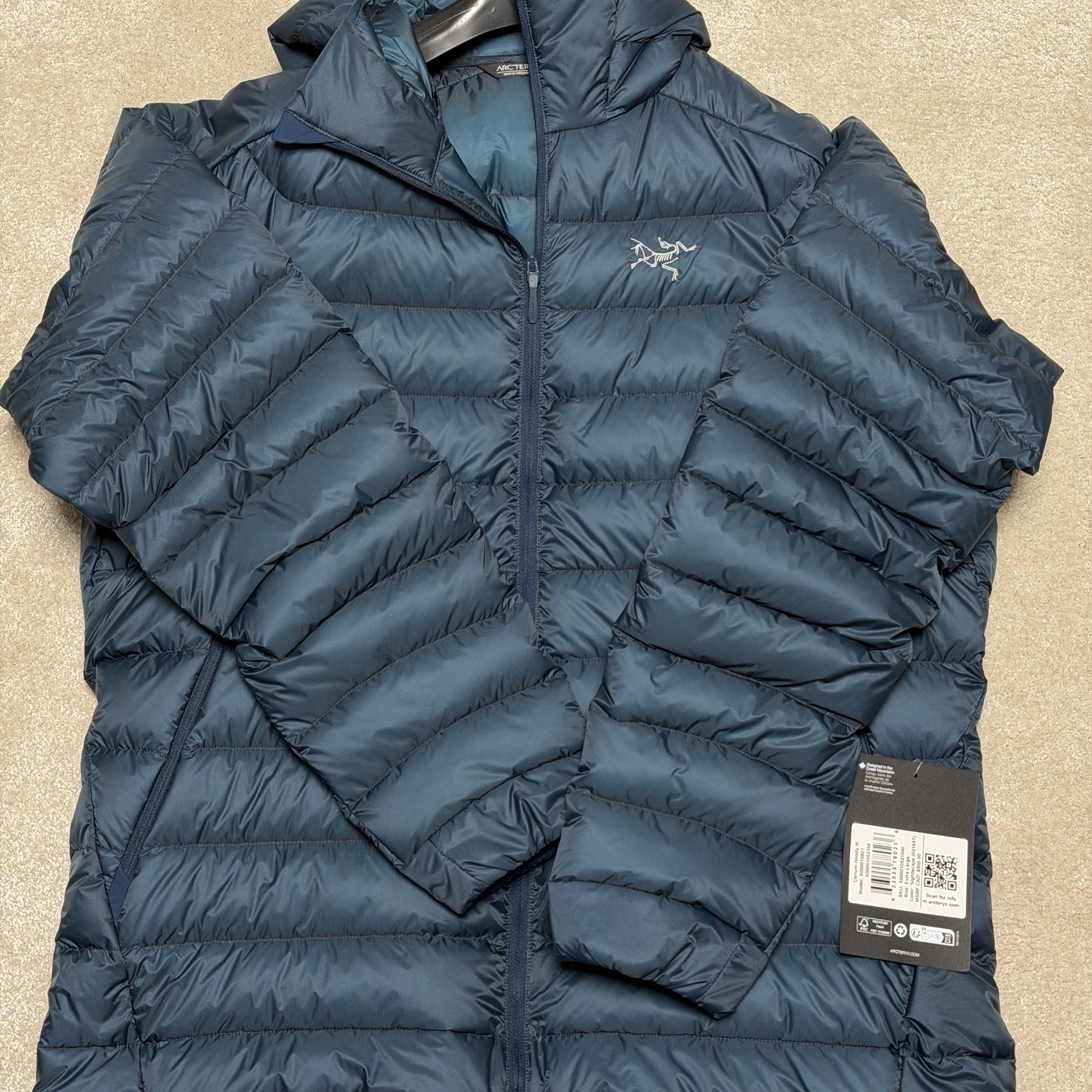 Arc'teryx Cerium Hoody Nightscape 착용 스타일
