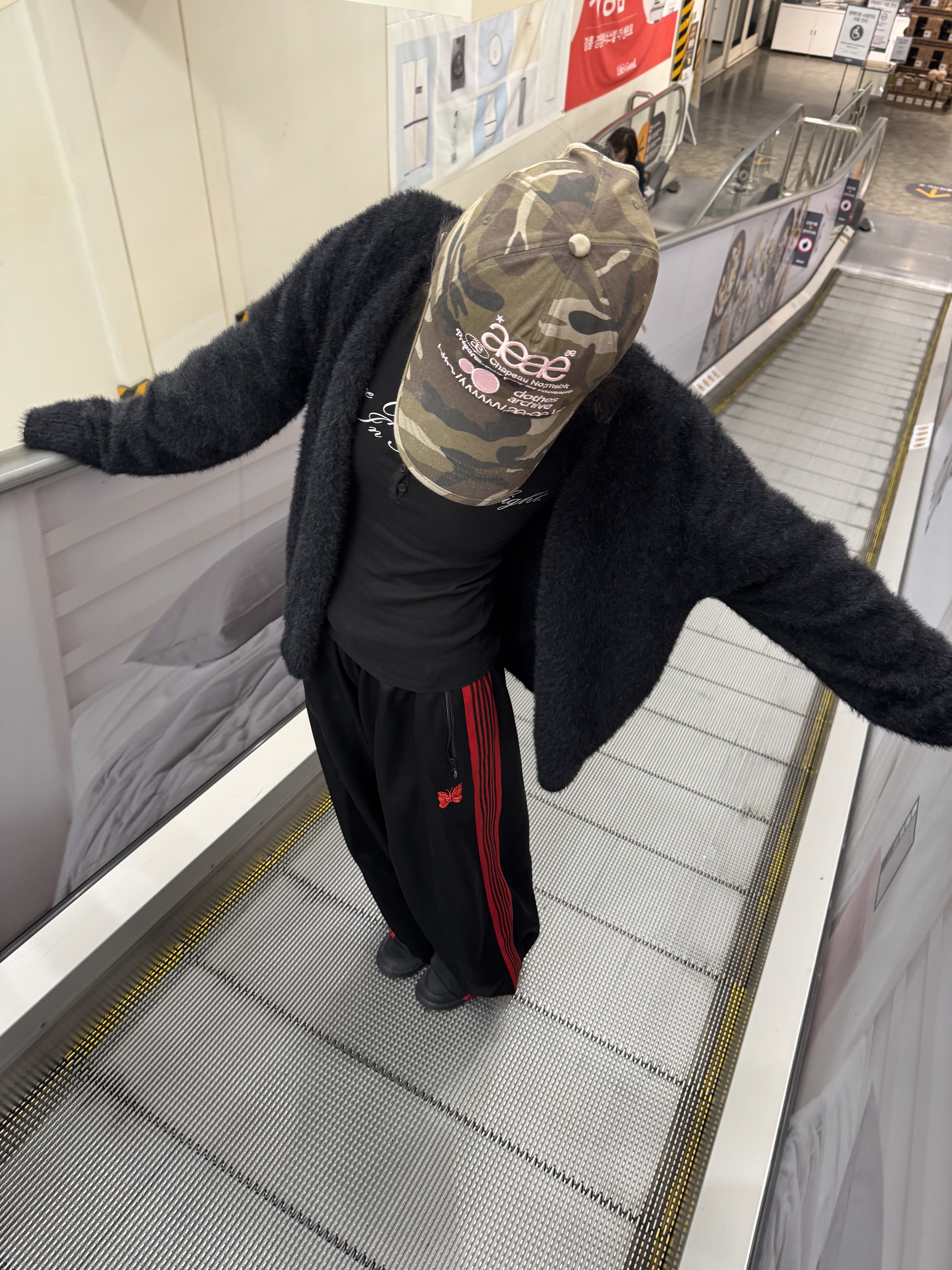 Needles x LHP H.D. Track Pants Poly Smooth Black Red 착용 스타일