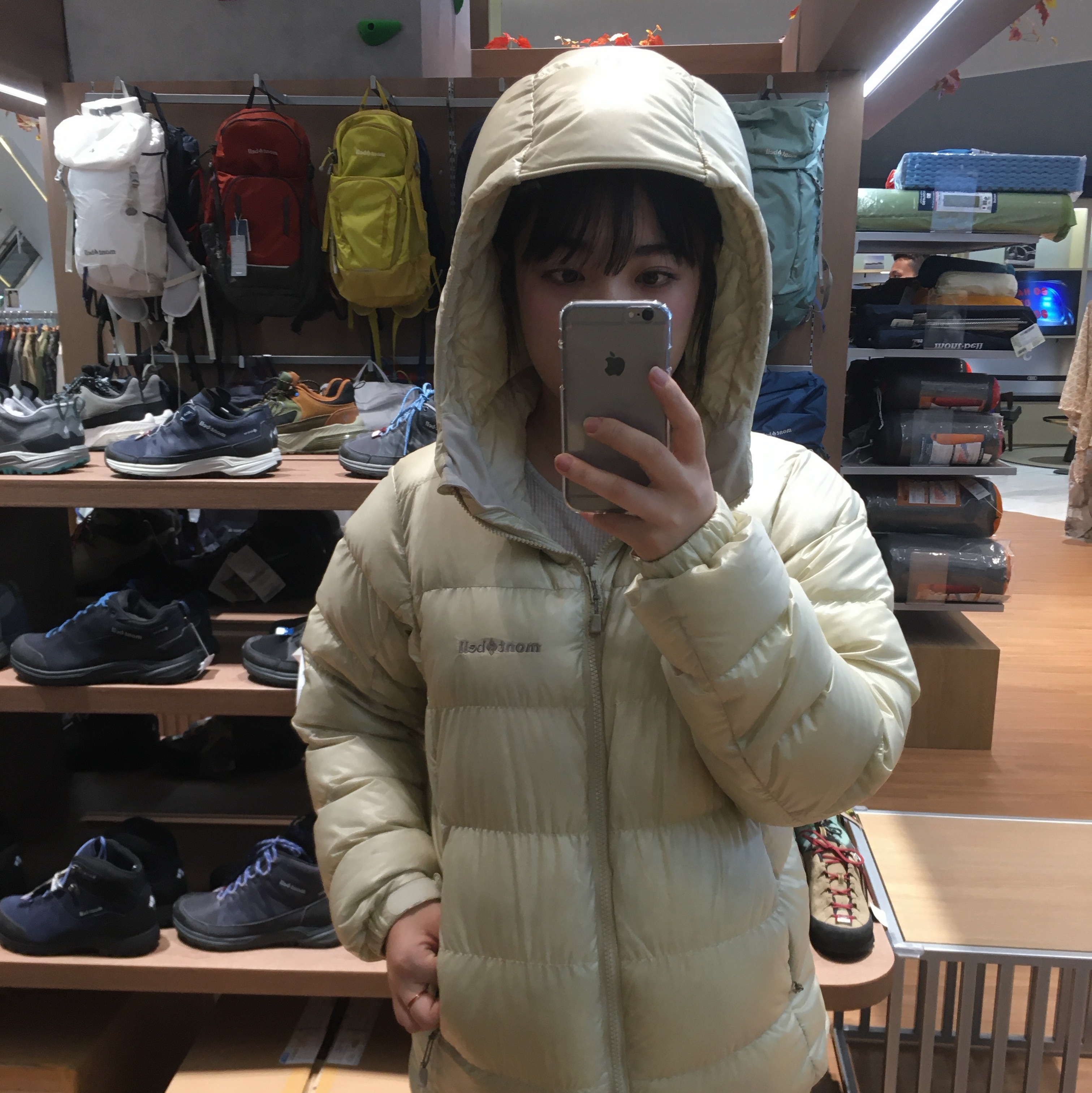 (W) Montbell Alpine Down Parka Ivory 착용 스타일 - 3