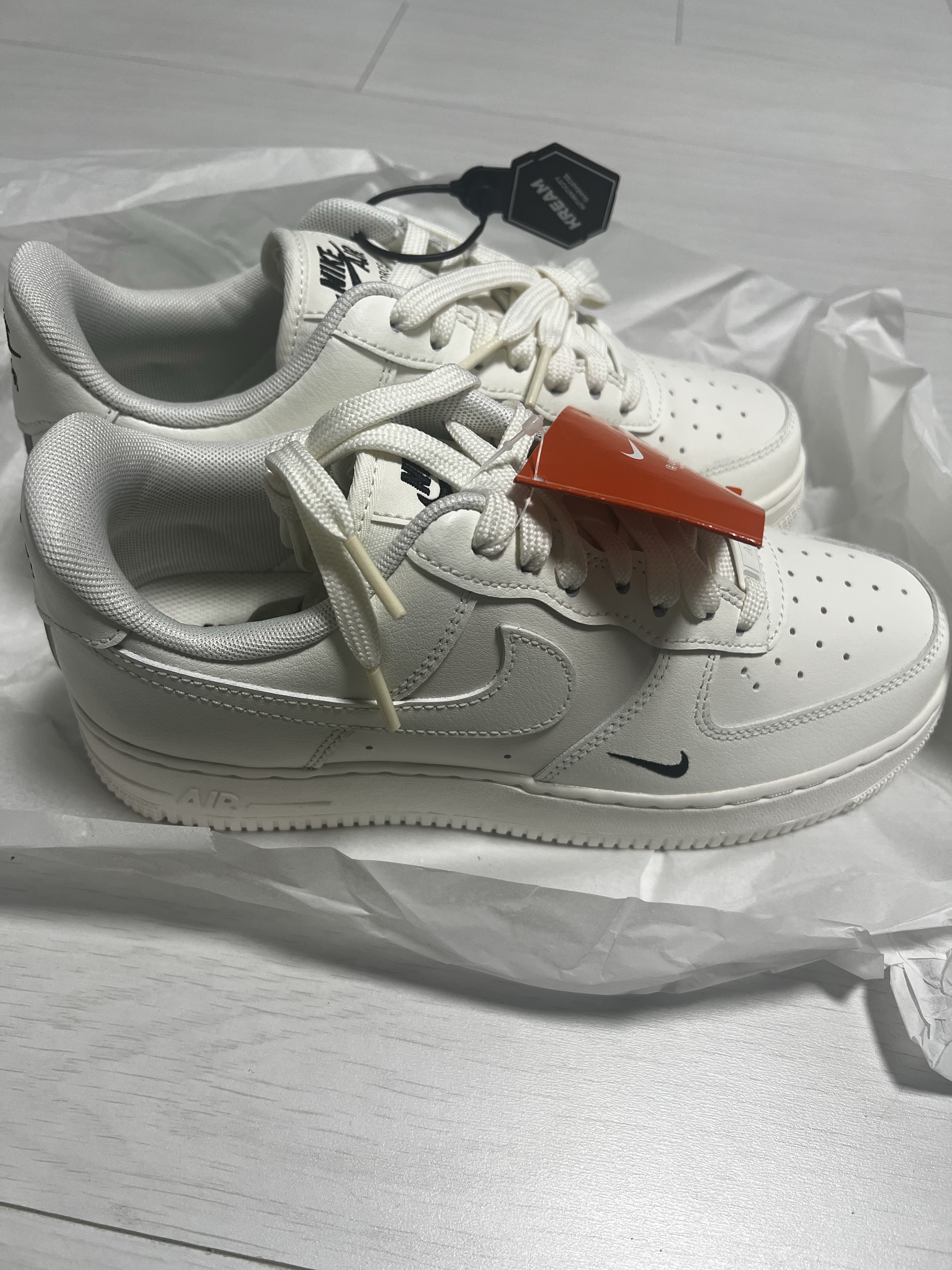 (W) Nike Air Force 1 '07 Essential TRK3 Sail 착용 스타일 - 2