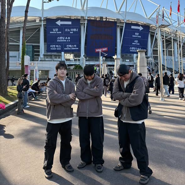 Jordan x Travis Scott Jumpman Jack TR Black and Dark Mocha, Jordan x Travis Scott Full-Zip Hoodie Palomino (DZ5500-275) 착용 스타일
