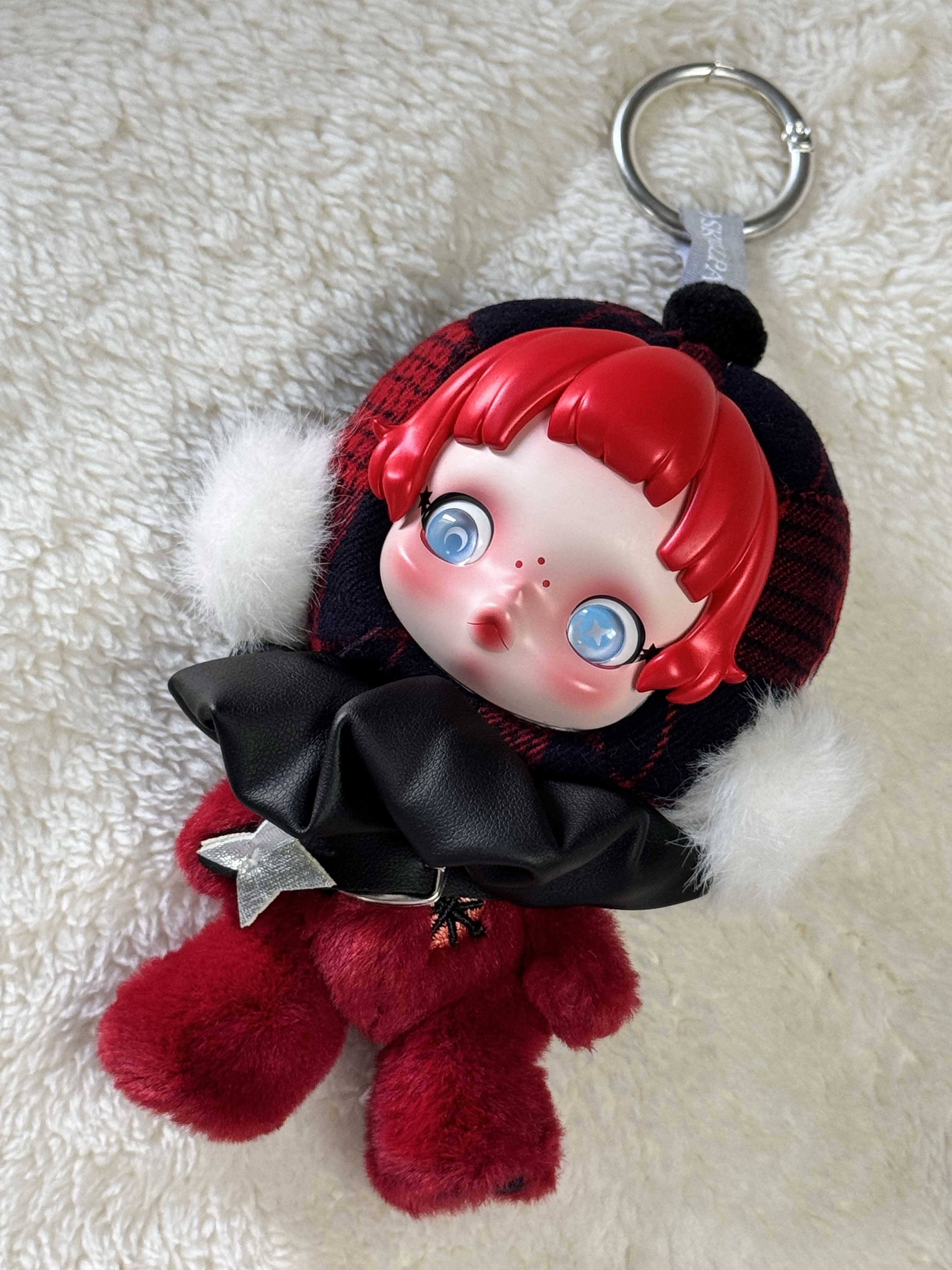 Pop Mart Skullpanda Winter Symphony Series Keyring Rock On (Opened Case) 착용 스타일 - 2