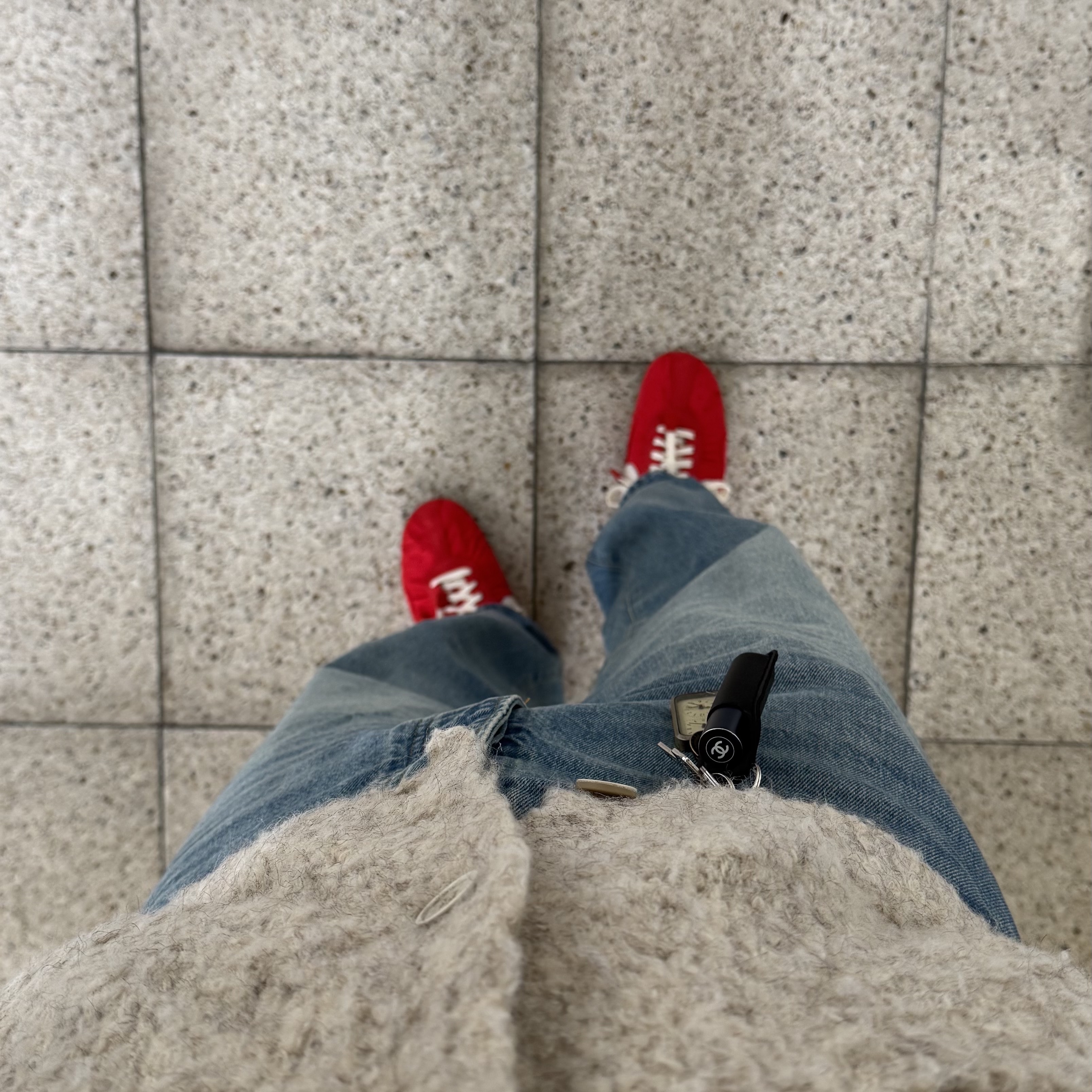 Nike x Jacquemus Moon Shoe SP University Red and Bicycle Yellow, Stussy Denim Classic Jean Washed Blue 착용 스타일