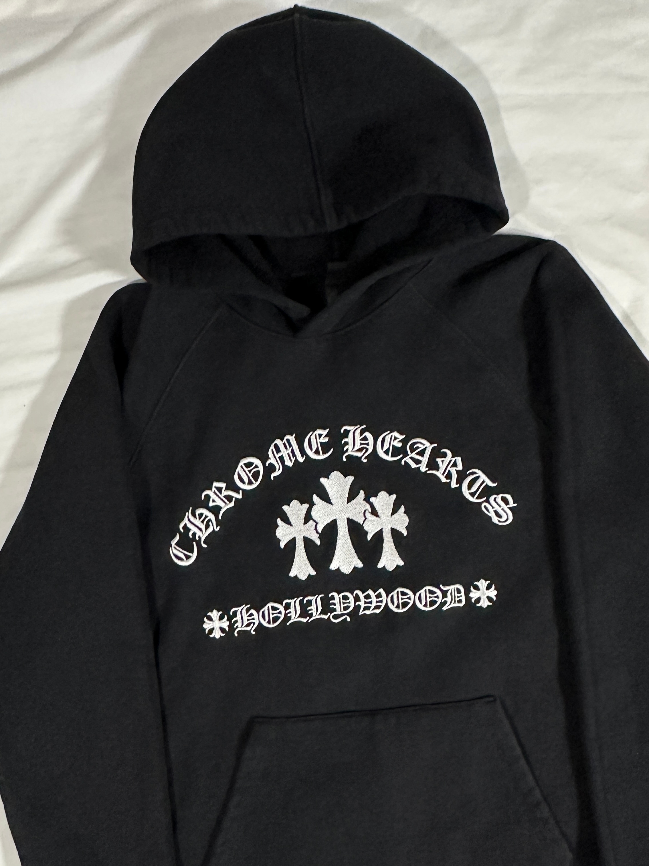 Chrome Hearts Cemetery Hollywood Hoodie Black 착용 스타일 - 2