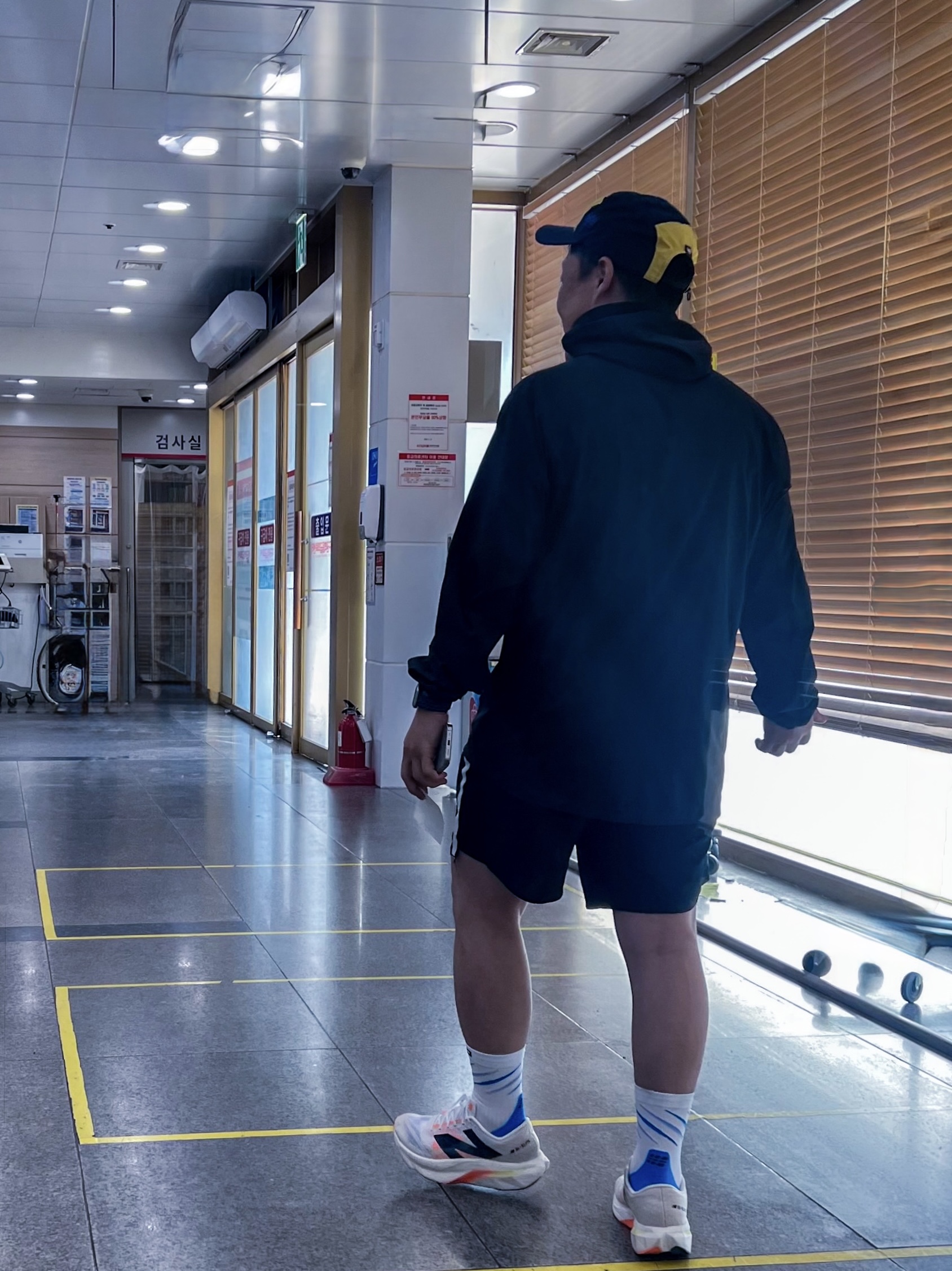 New Balance Fuelcell SC Elite v4 Sunrise - 2E Wide 착용 스타일