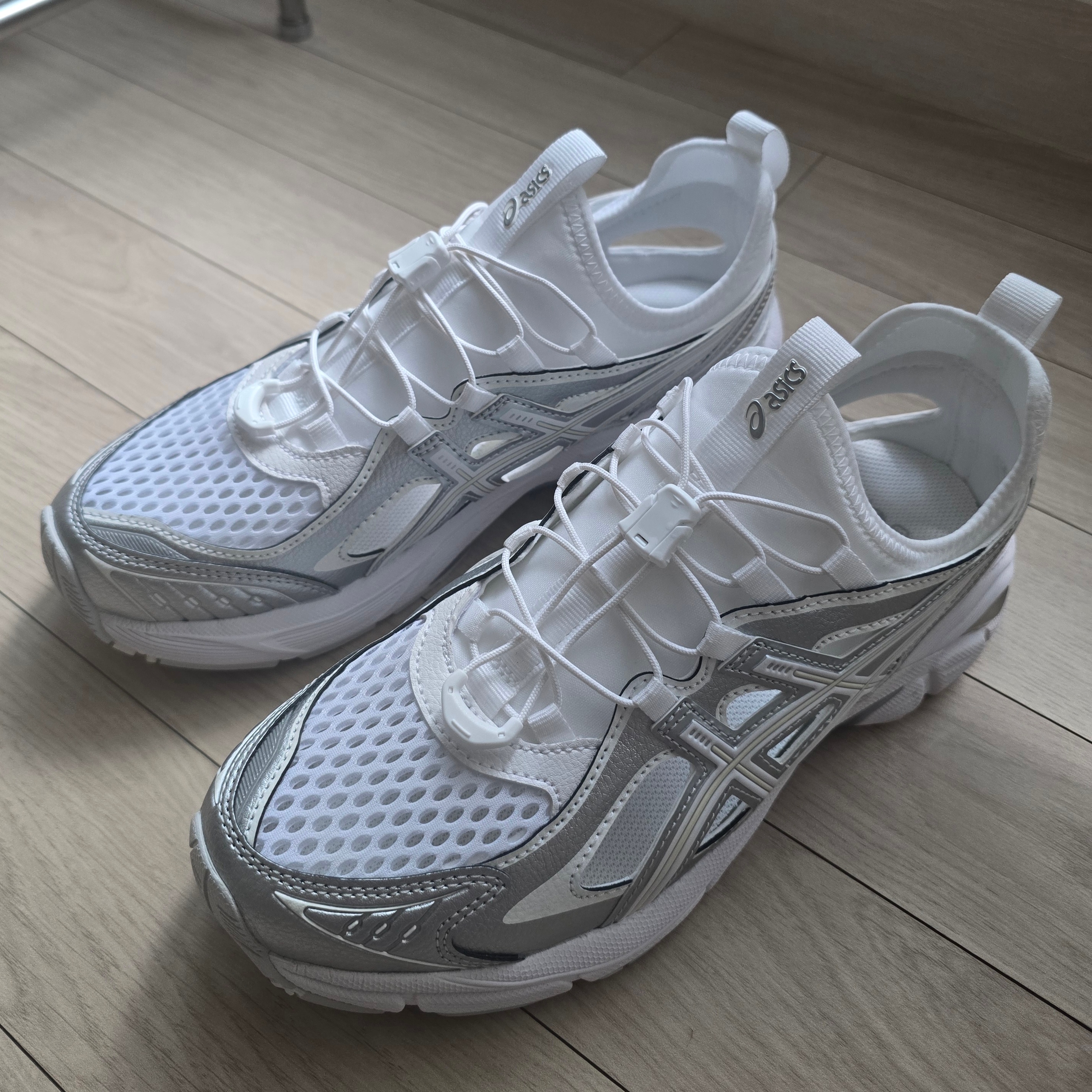 Asics GT-2160 Breeze White Pure Silver 착용 스타일 - 1