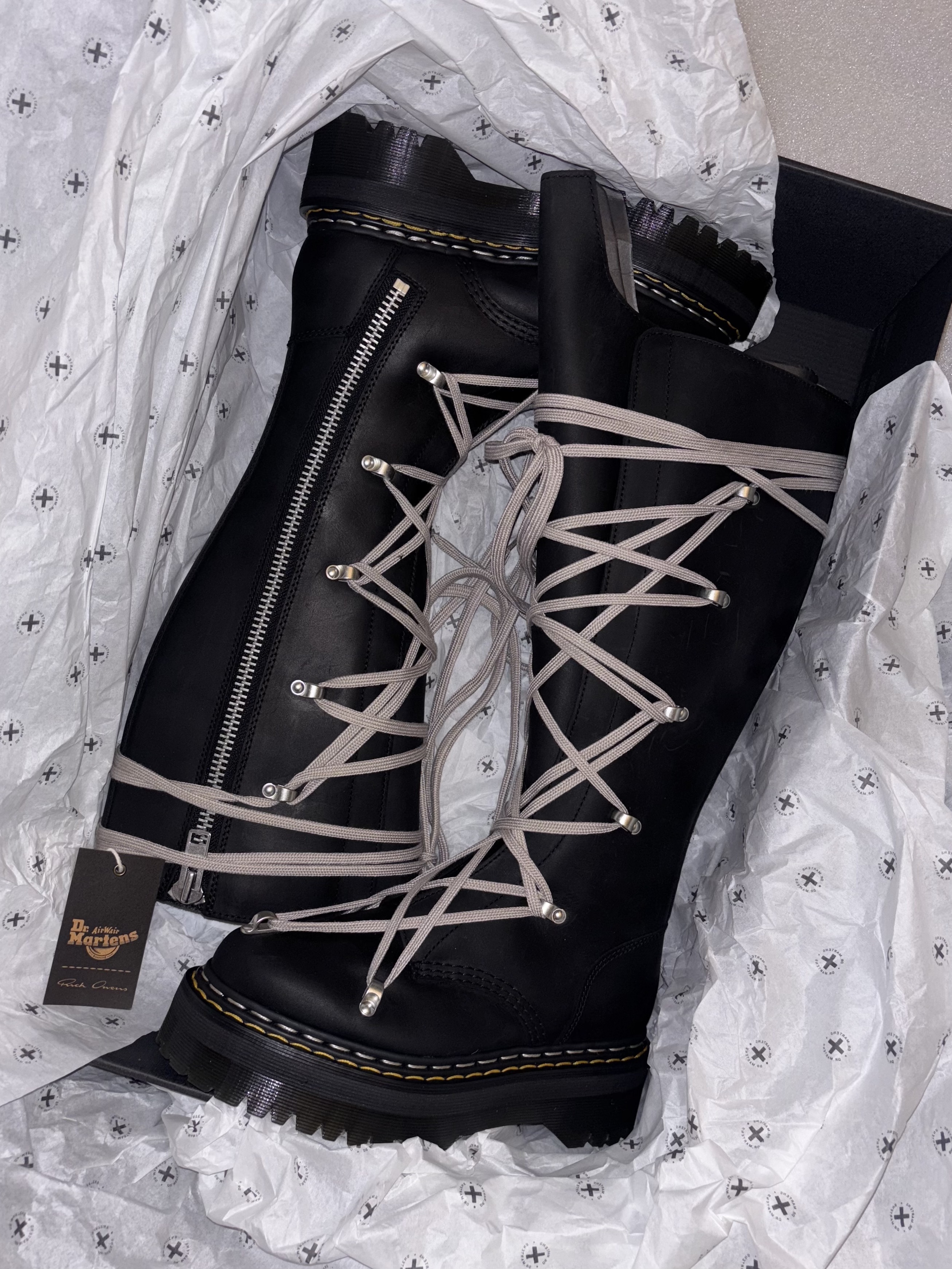 Dr. Martens x Rick Owens 1B60 Quad Sole Pentalace Boots Black 착용 스타일