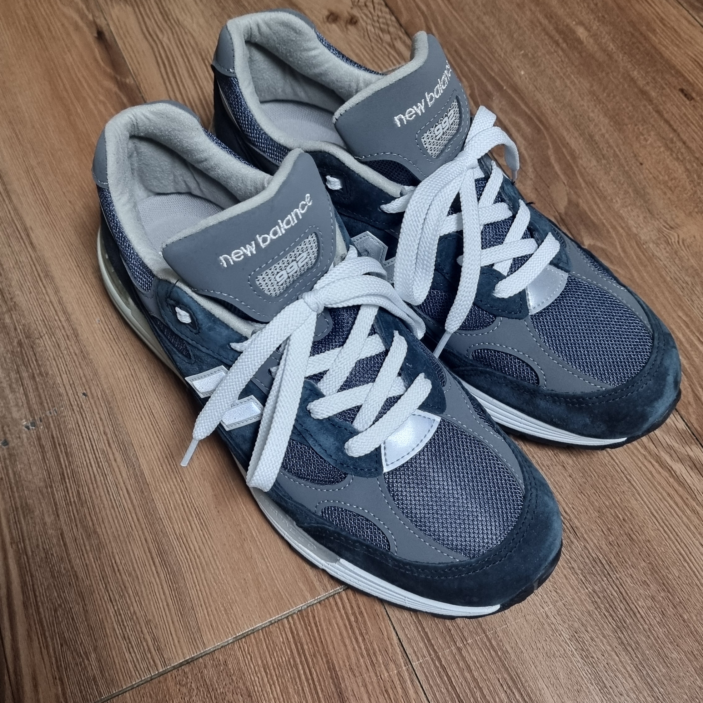 New Balance 992 Made in USA Core Navy 착용 스타일 - 2