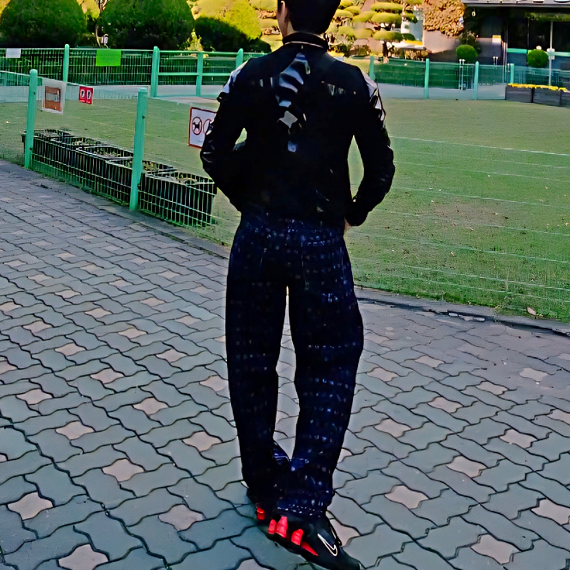 Supreme Flocked Loose Fit Jean Blue - 24FW, Nike x Martine Rose Shox MR4 Black 착용 스타일
