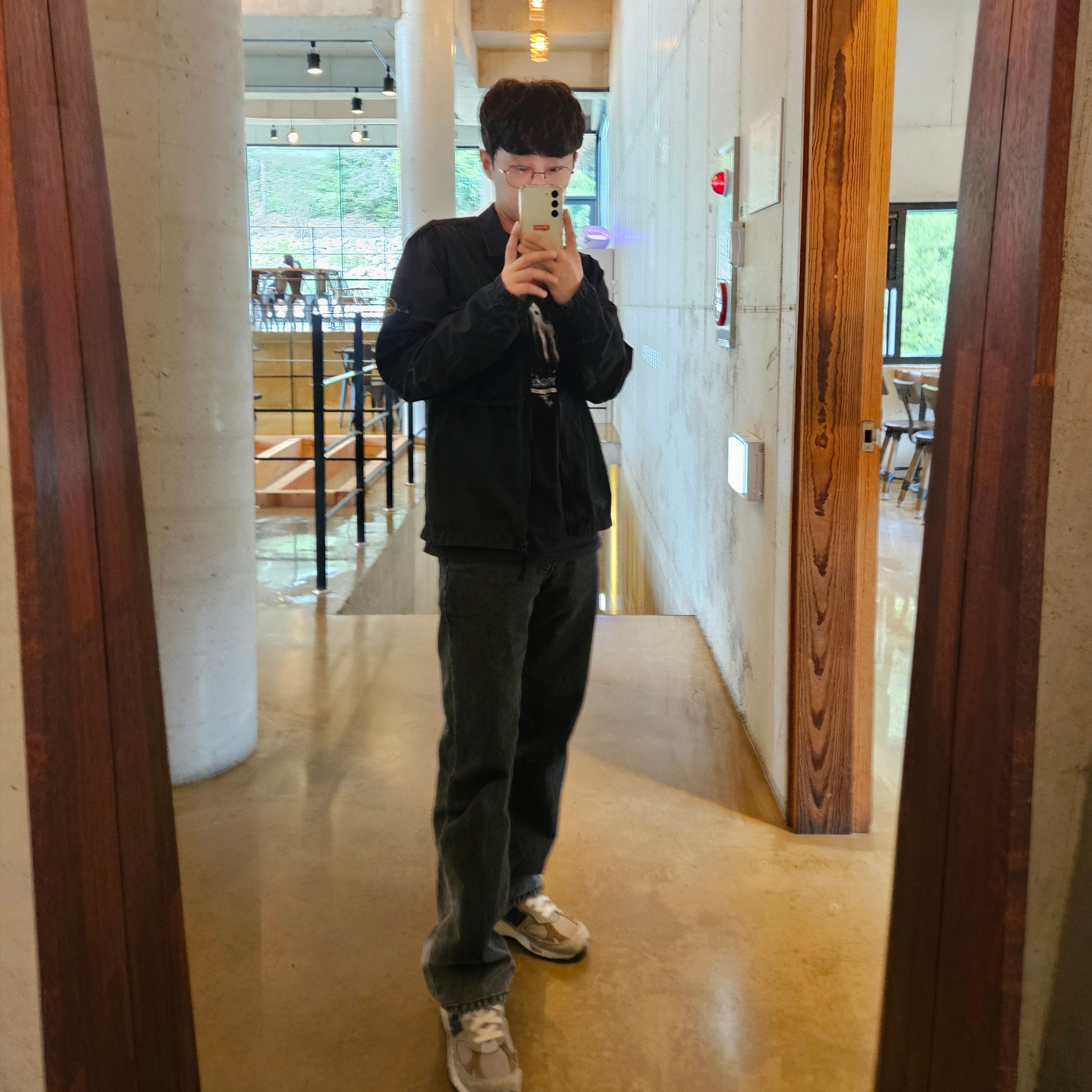 Stone Island 117WN T.CO+OLD Overshirt Black - 21SS, New Balance x JJJJound 991 Made in UK Grey 착용 스타일 - 2