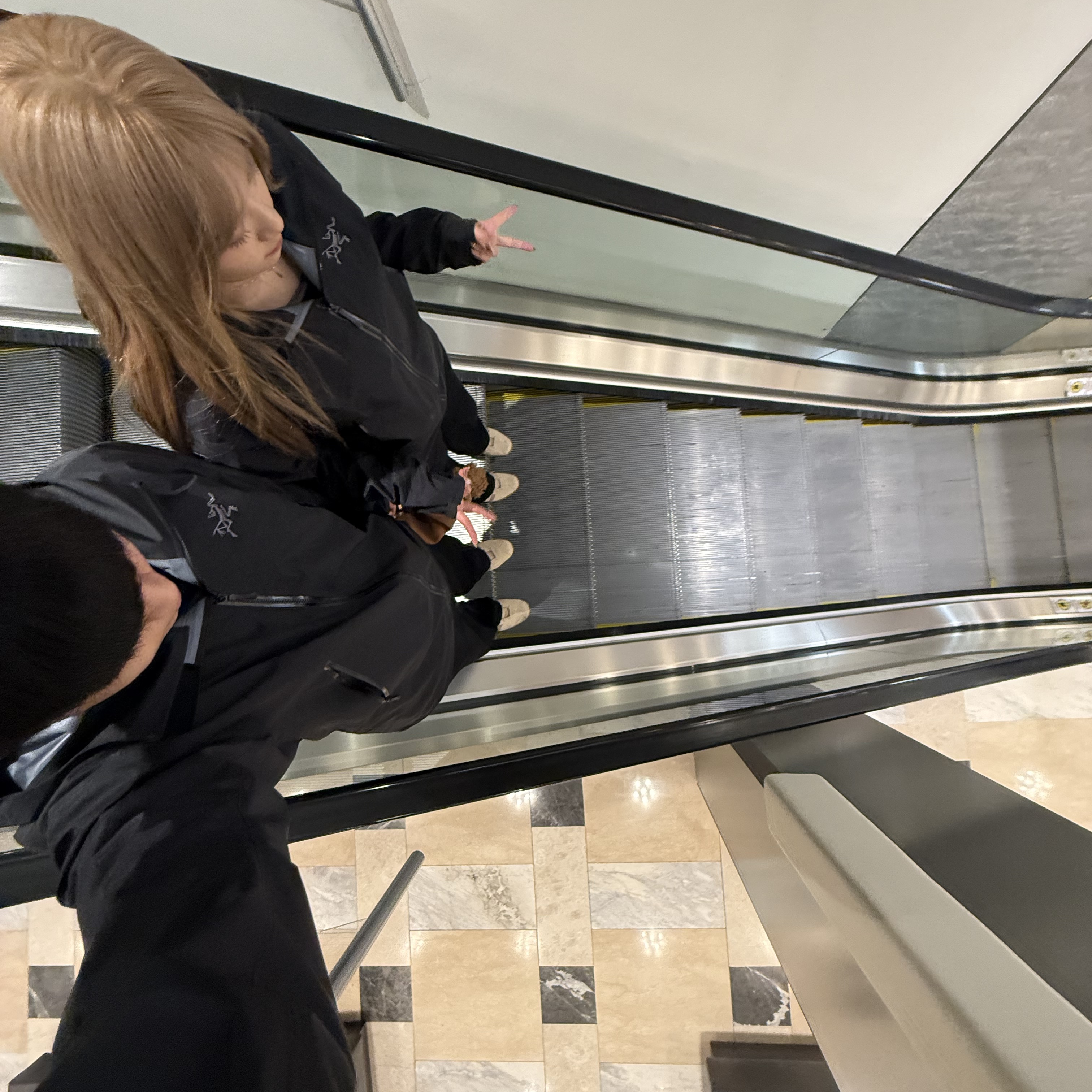 Arc'teryx Beta Jacket Black 착용 스타일