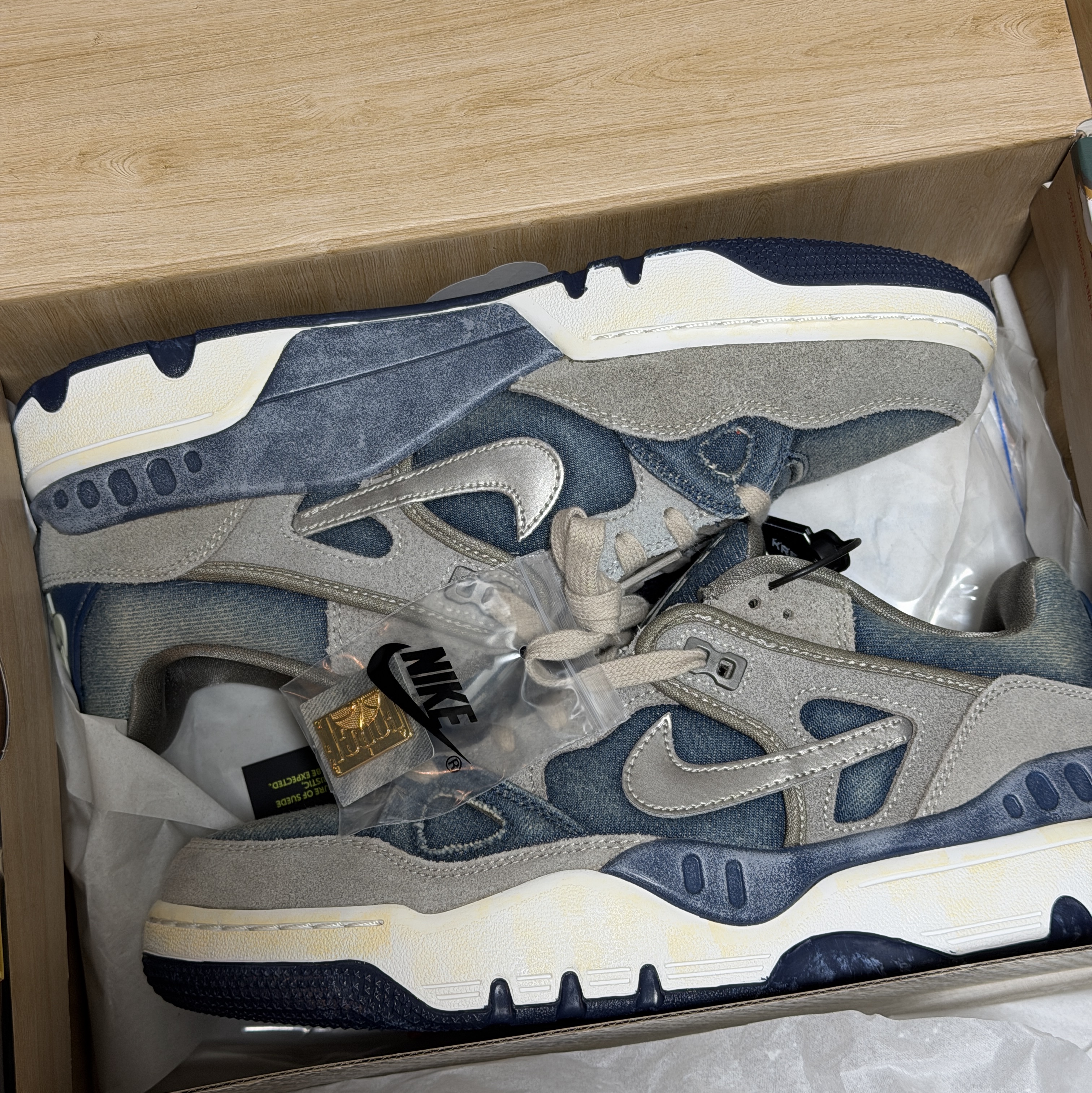 Nike x Nigo x Levi's Air Force 3 Low SP Olive Grey Metallic Pewter (Levi's Tag) 착용 스타일 - 1