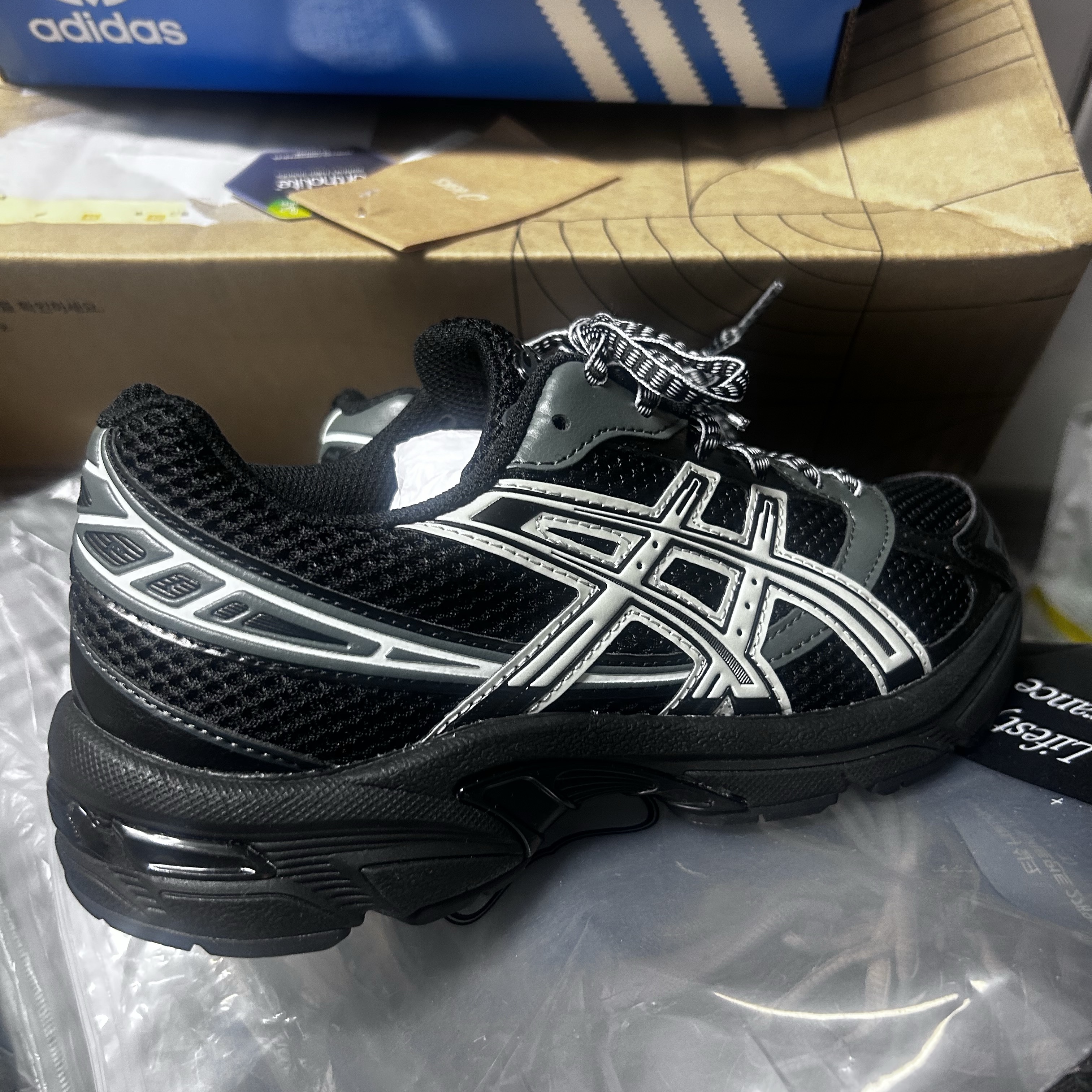 Asics Gel-1130 Black Glacier Grey - Folder Exclusive 착용 스타일