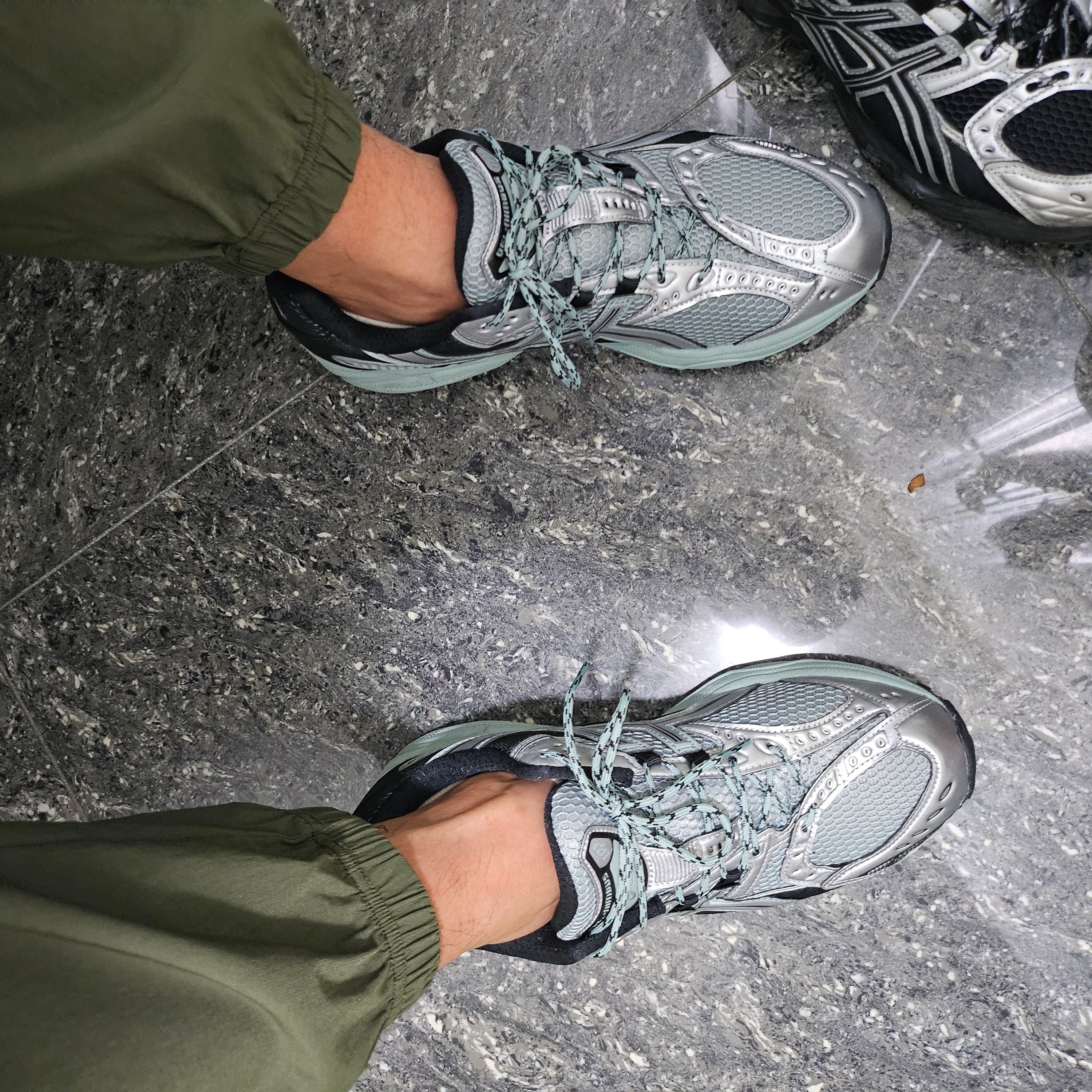Asics Gel-Nimbus 10.1 Ocean Haze Pure Silver 착용 스타일 - 1