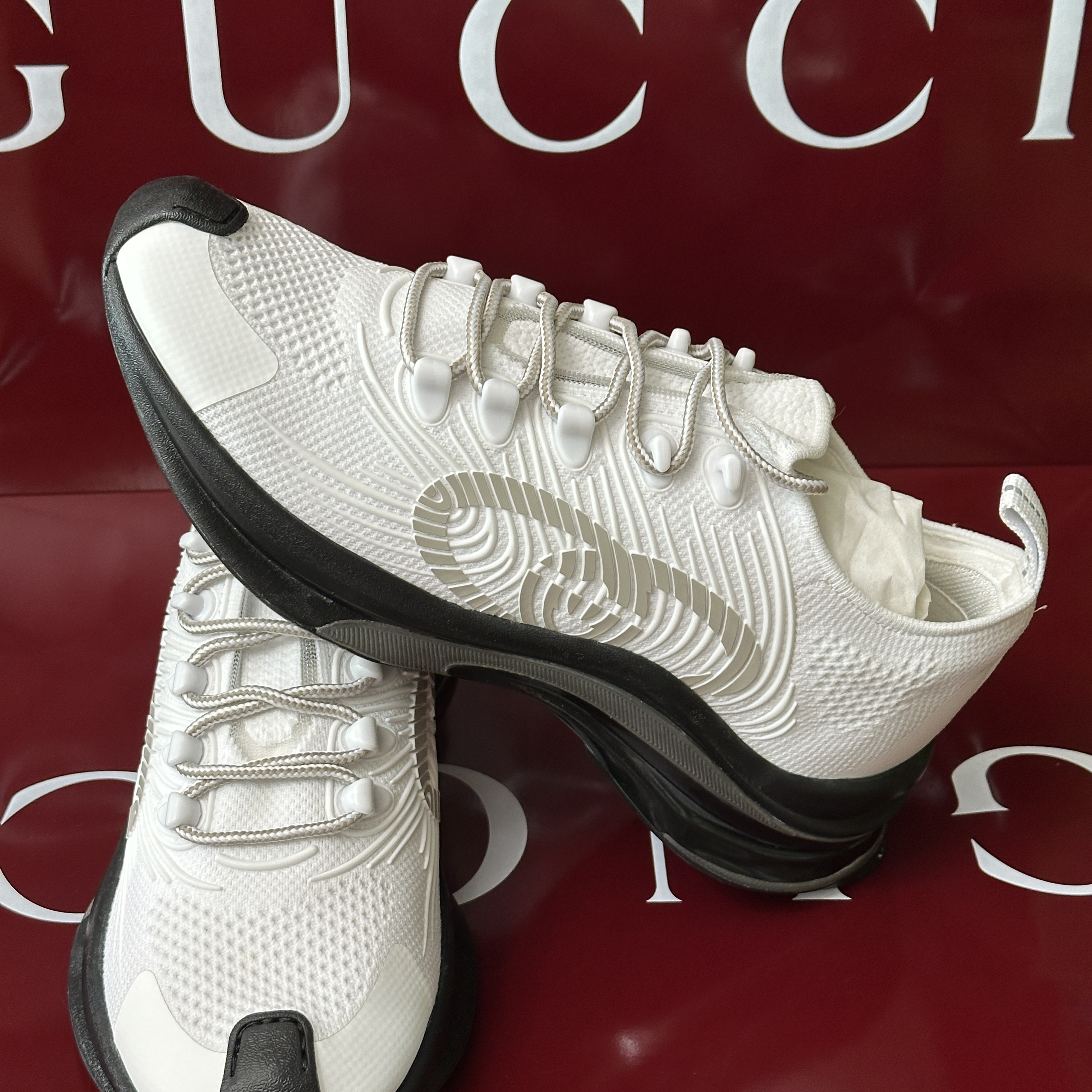 Gucci Gucci Run Sneaker White Fabric 착용 스타일