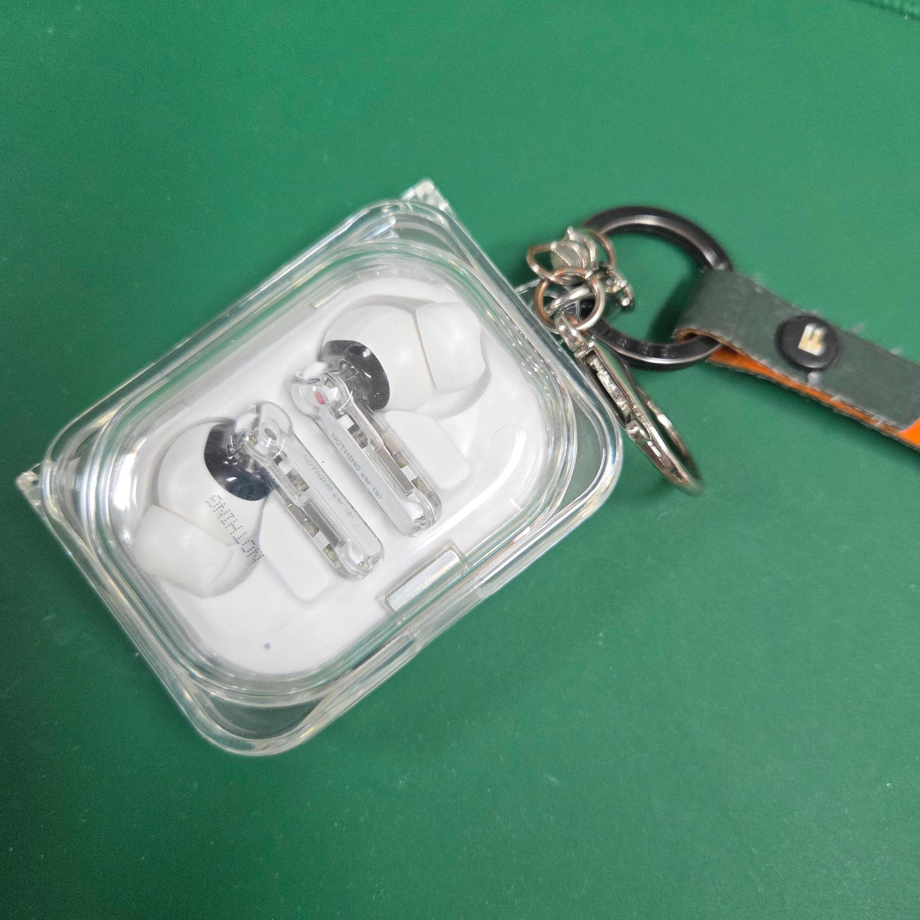 Nothing Ear (a) White 착용 스타일 - 1