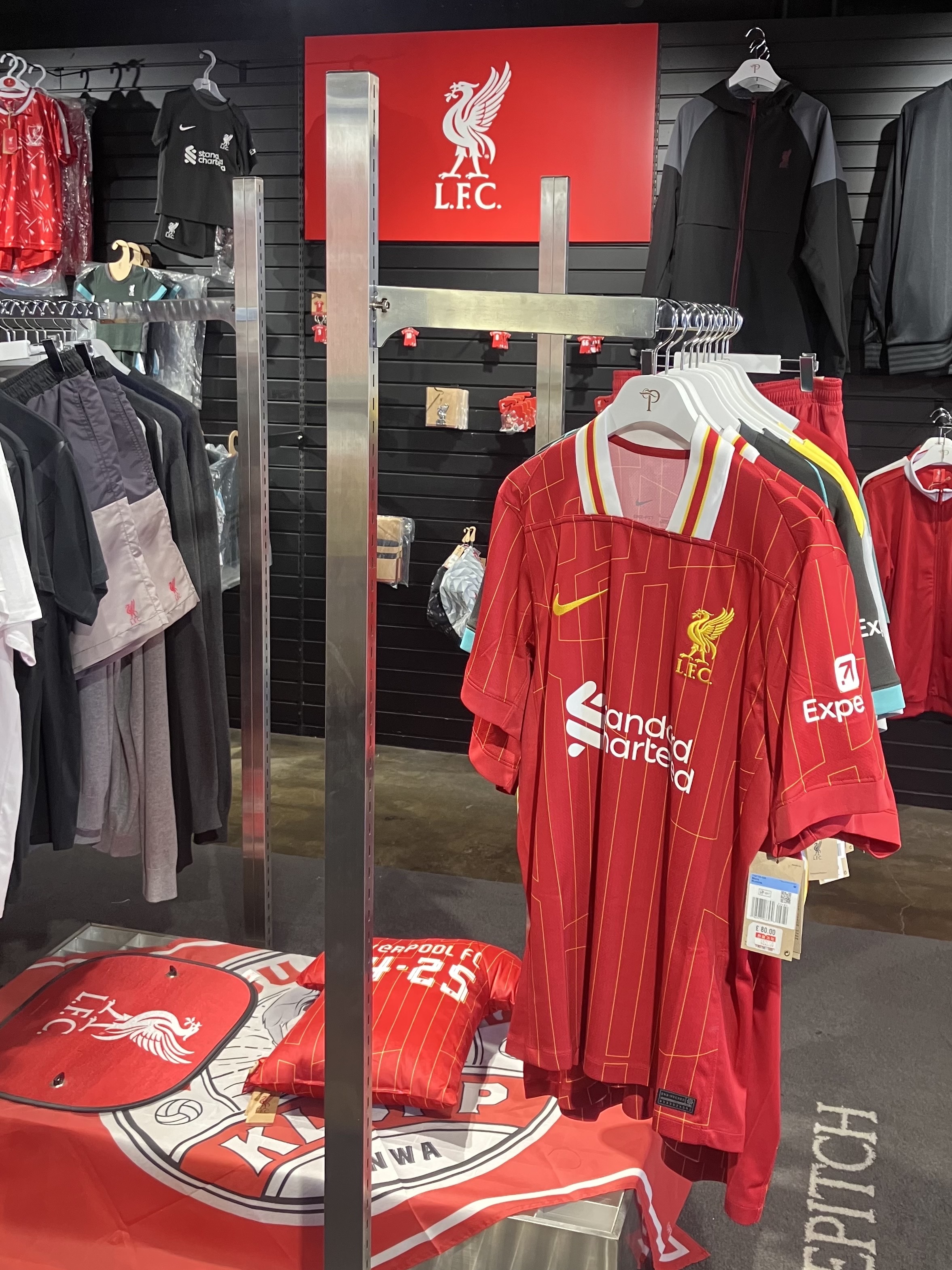 Nike Liverpool FC 2024/25 ADV Match Home Dri-Fit Jersey Gym Red White Chrome Yellow (Non Marking Ver.) 착용 스타일 - 2