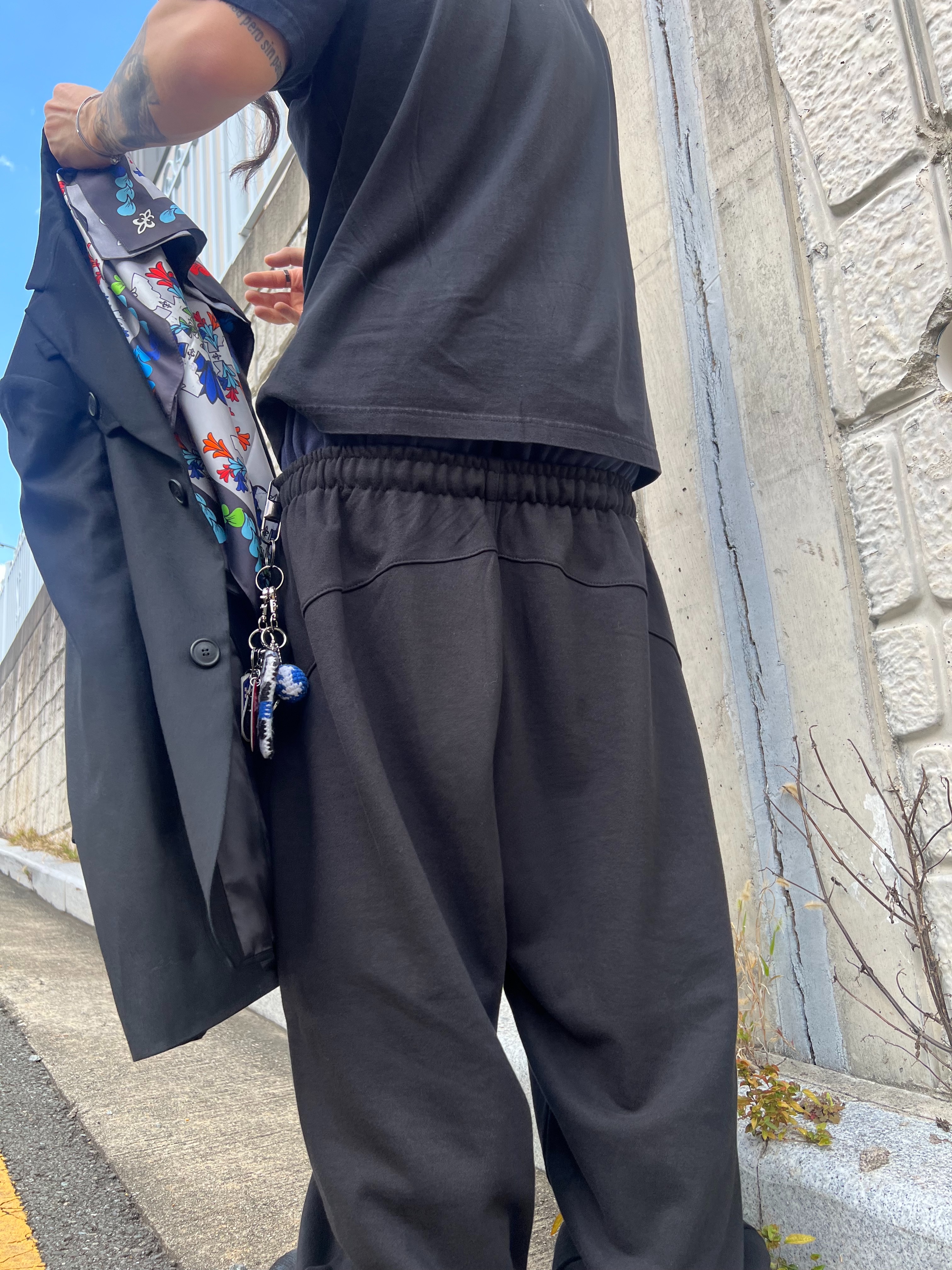 Awende Requiem Silk Scarf Multi, [KREAM 단독] Civision by CSC Dark Vision Blazer Black 착용 스타일 - 4