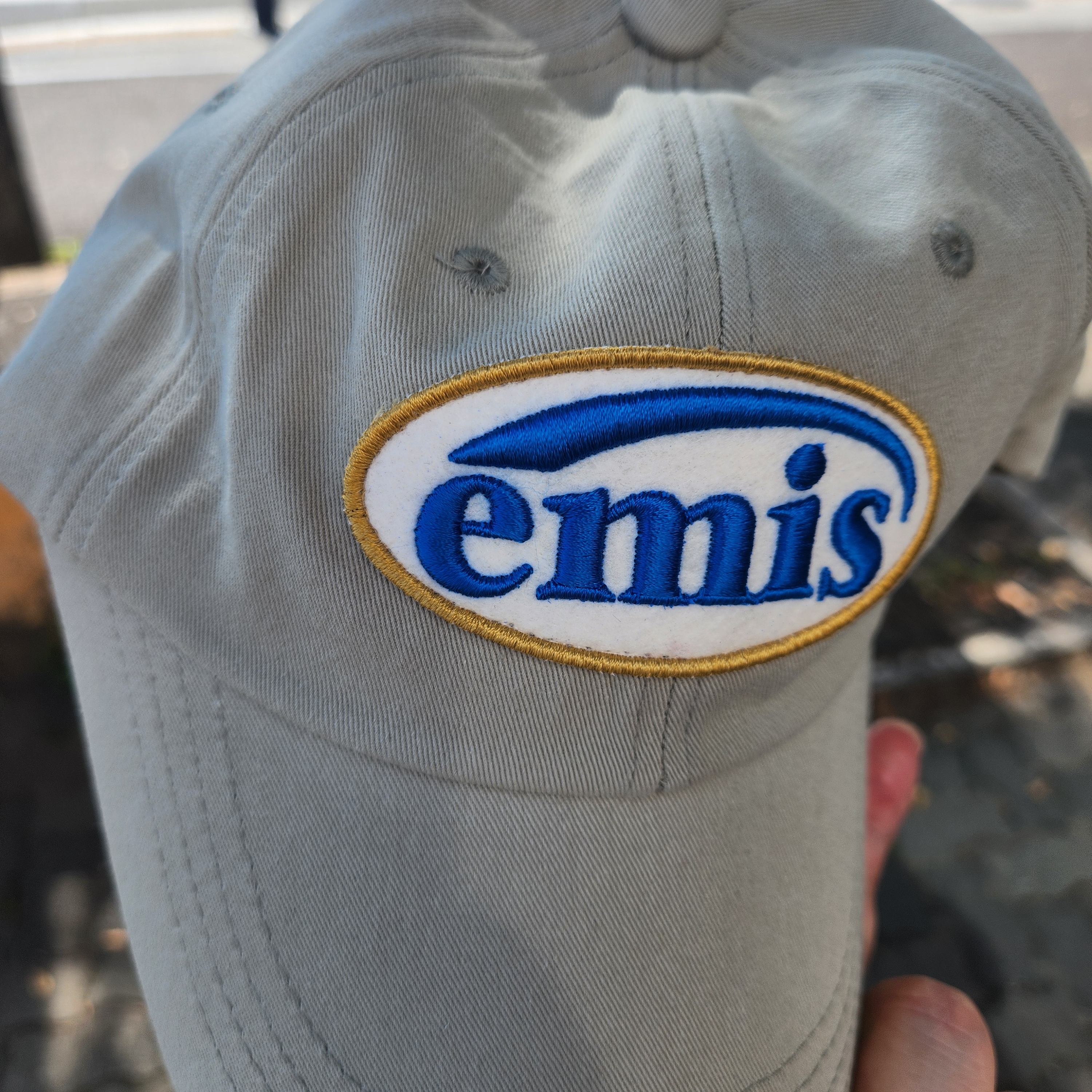 Emis Wappen Ball Cap Beige, Emis Wappen Ball Cap Red 착용 스타일 - 5