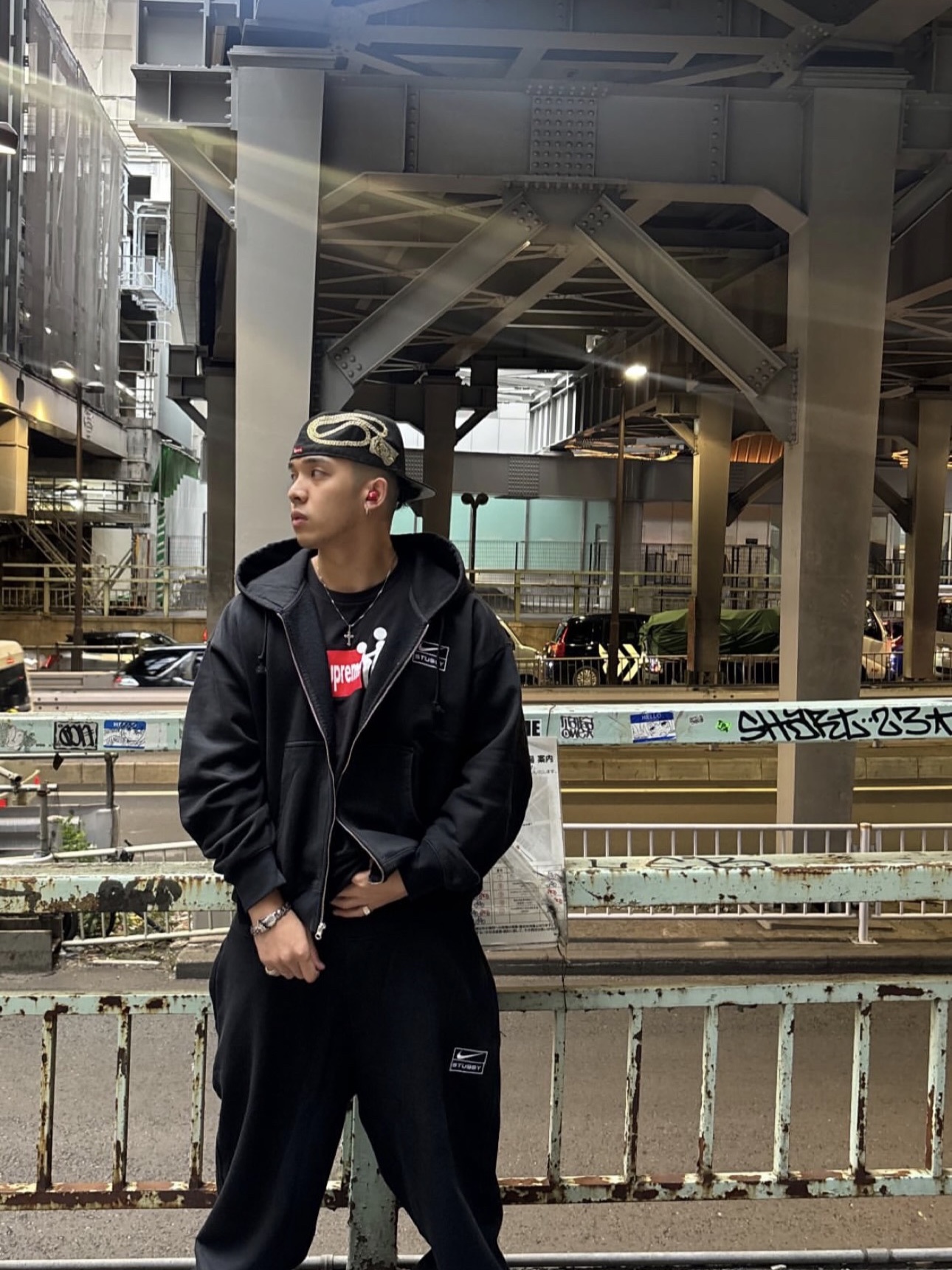 Supreme Stick T-Shirt Black - 25FW 착용 스타일 - 1