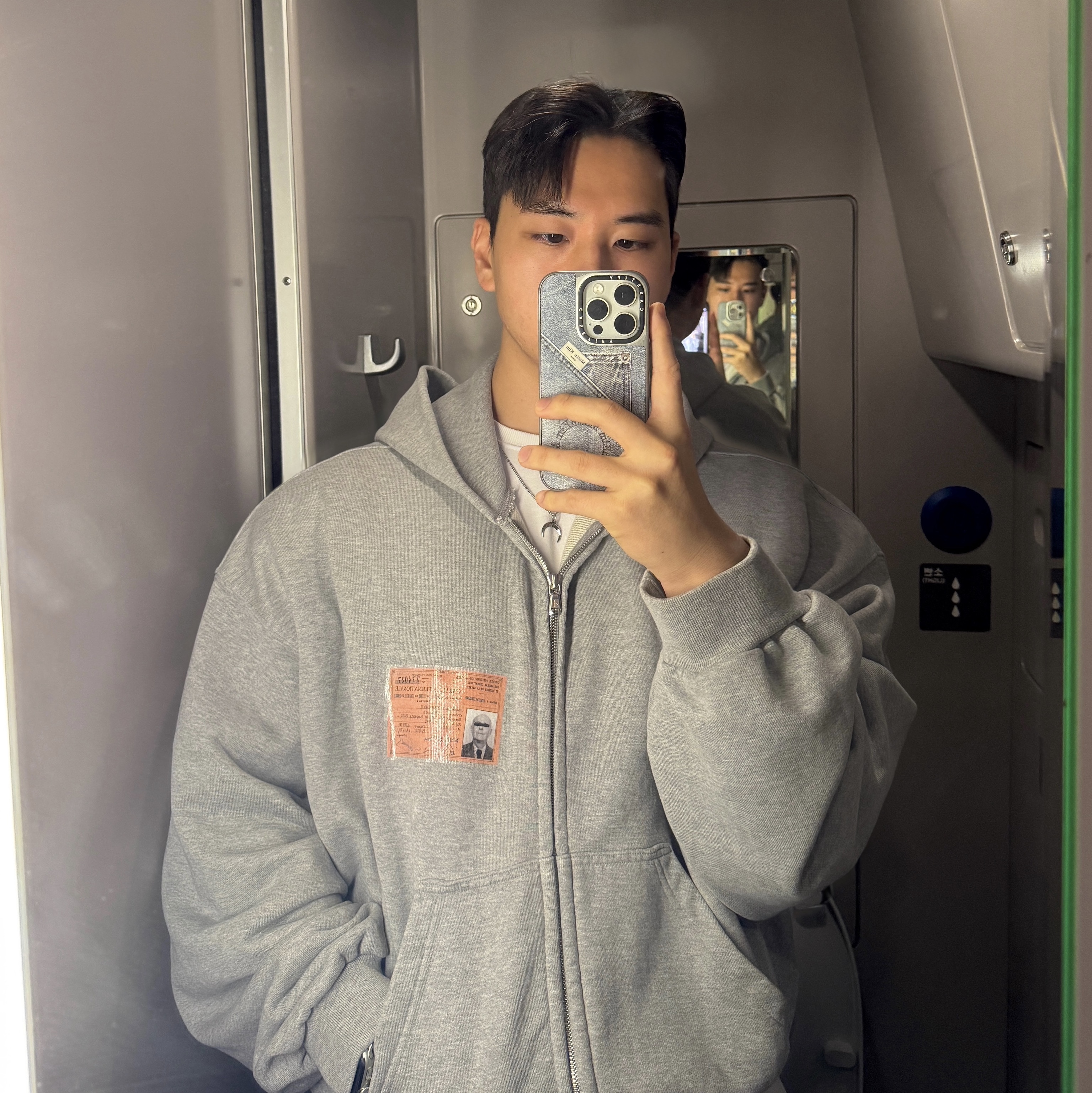 Casetify x Matin Kim iPhone Denim Pocket Magsafe Mirror Case Silver 착용 스타일