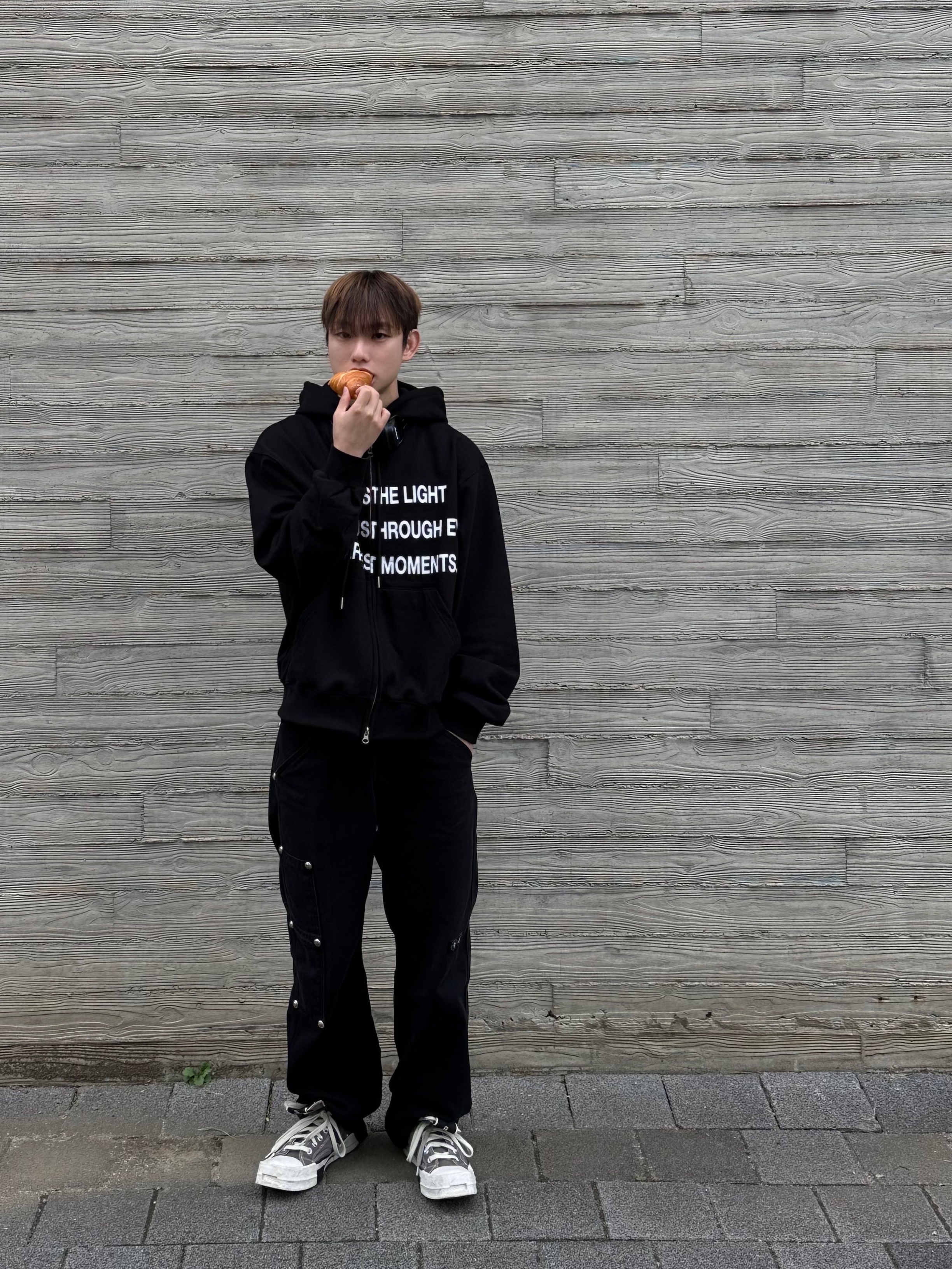 Converse x Drkshdw Turbodrk Chuck 70 Hi Laceless Iron, Thug Club Thug Pants (2) Black 착용 스타일 - 1