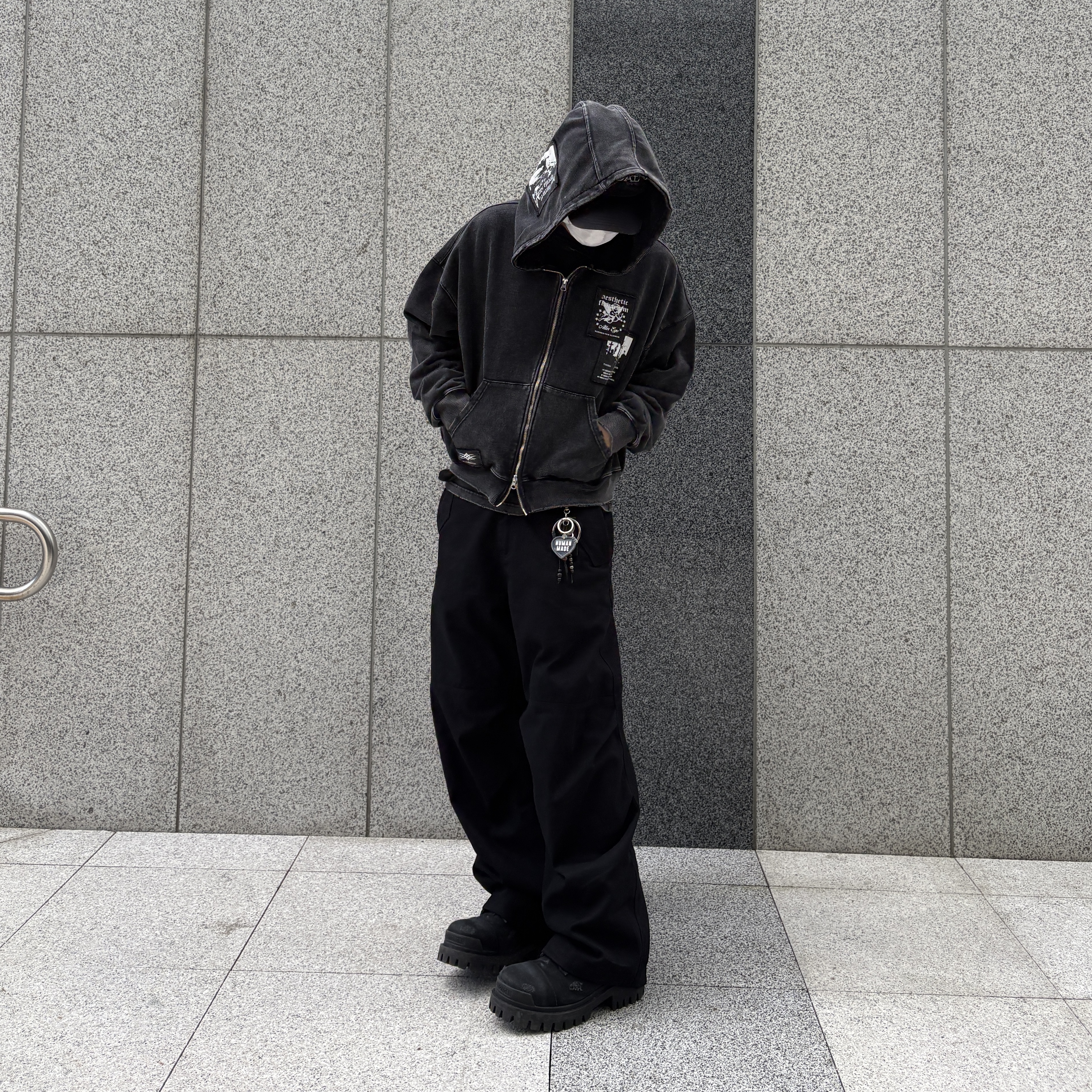 [KREAM 단독] Flavorism VTG Patched Hooded Zip-up Washed Black, Balenciaga Combat Strike 20mm Boots Black 착용 스타일