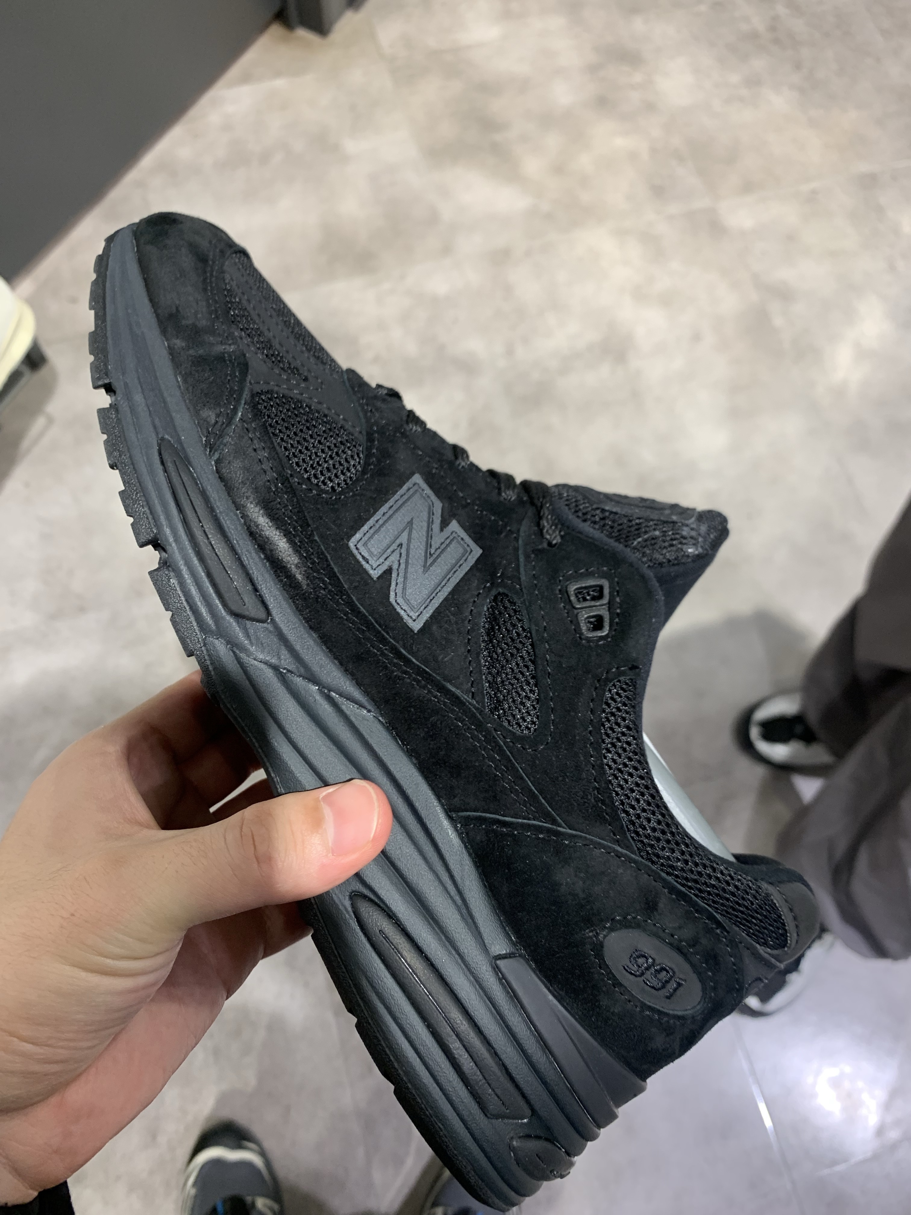 New Balance 991v2 Made in UK Black Grey 착용 스타일