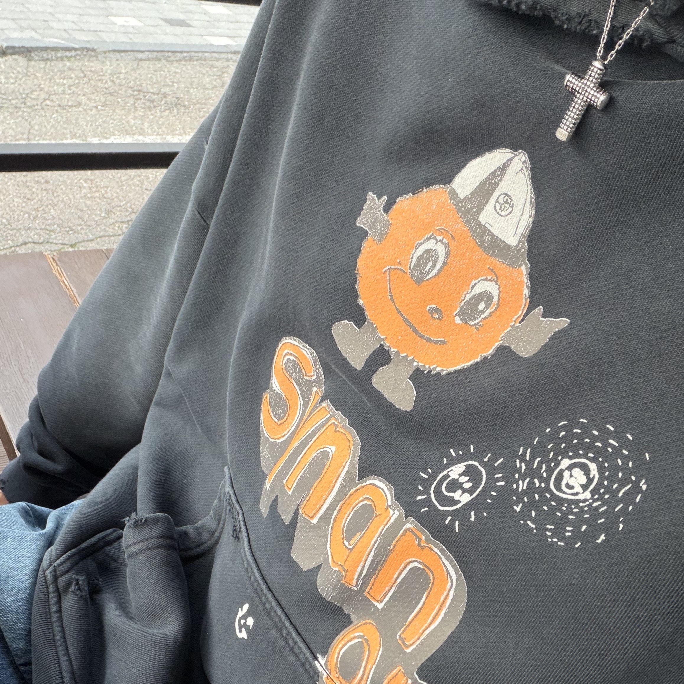 Paly Hollywood Synanon Hoodie Vintage Black, Damiani Metropolitan Diamond Necklace Silver 착용 스타일