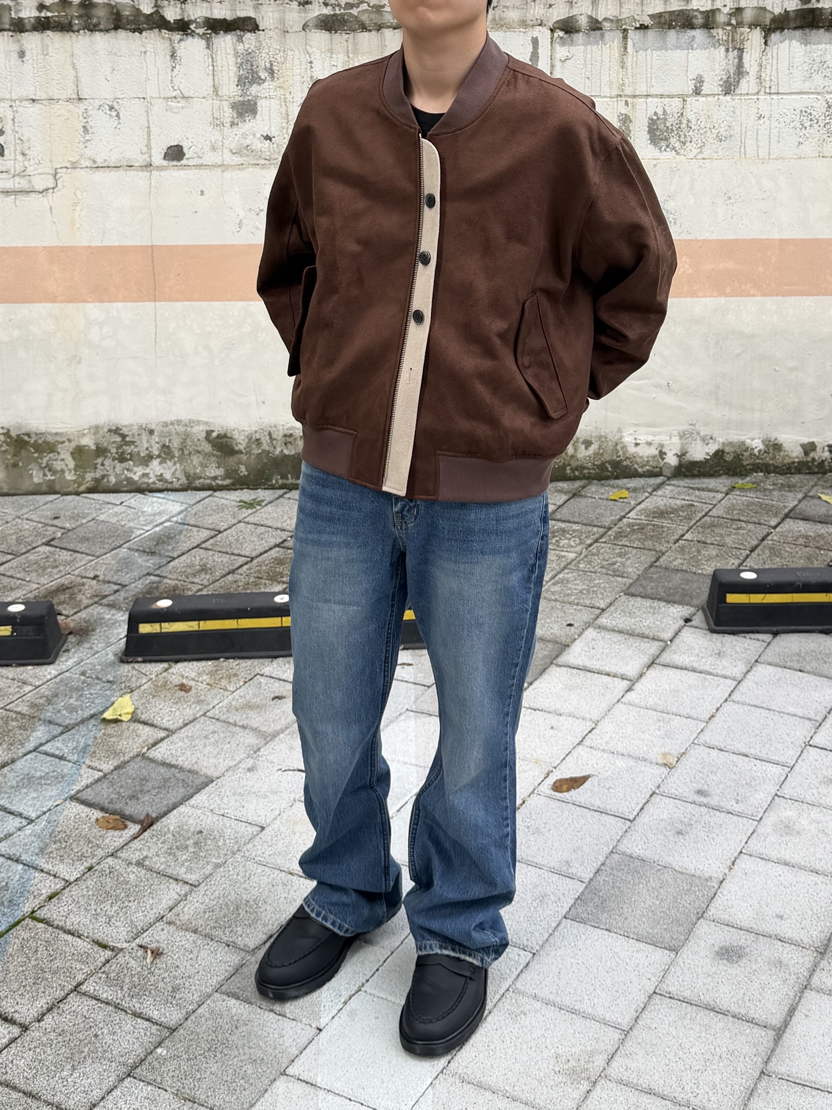 Hono Report 4 Button Bomber Jacket Dark Brown, Hono Report Bell Bottom Denim Pants Blue 착용 스타일 - 3