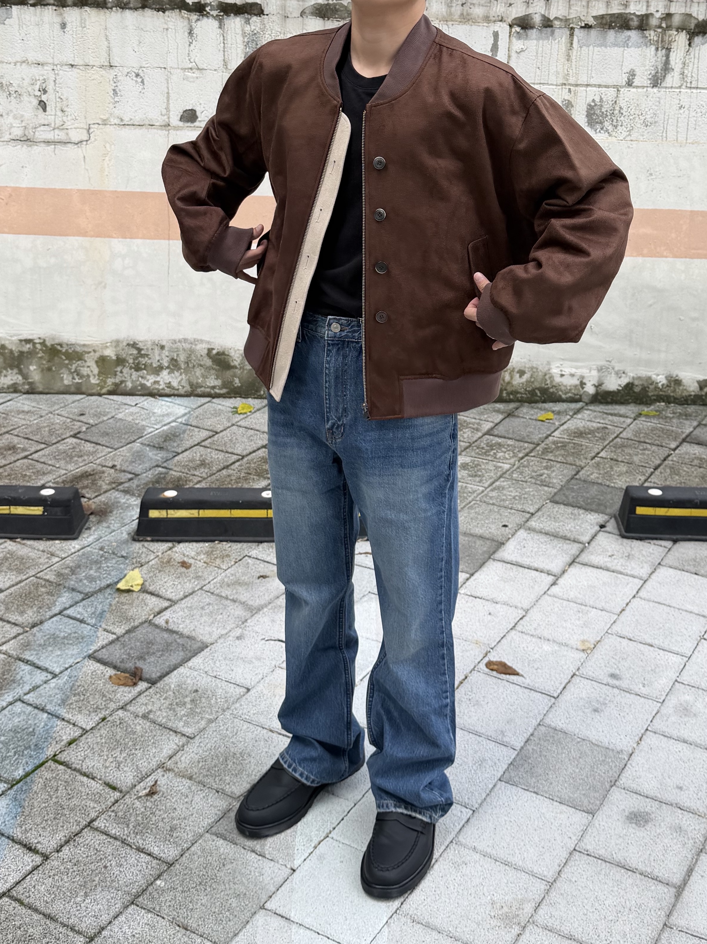 Hono Report 4 Button Bomber Jacket Dark Brown, Hono Report Bell Bottom Denim Pants Blue 착용 스타일 - 1