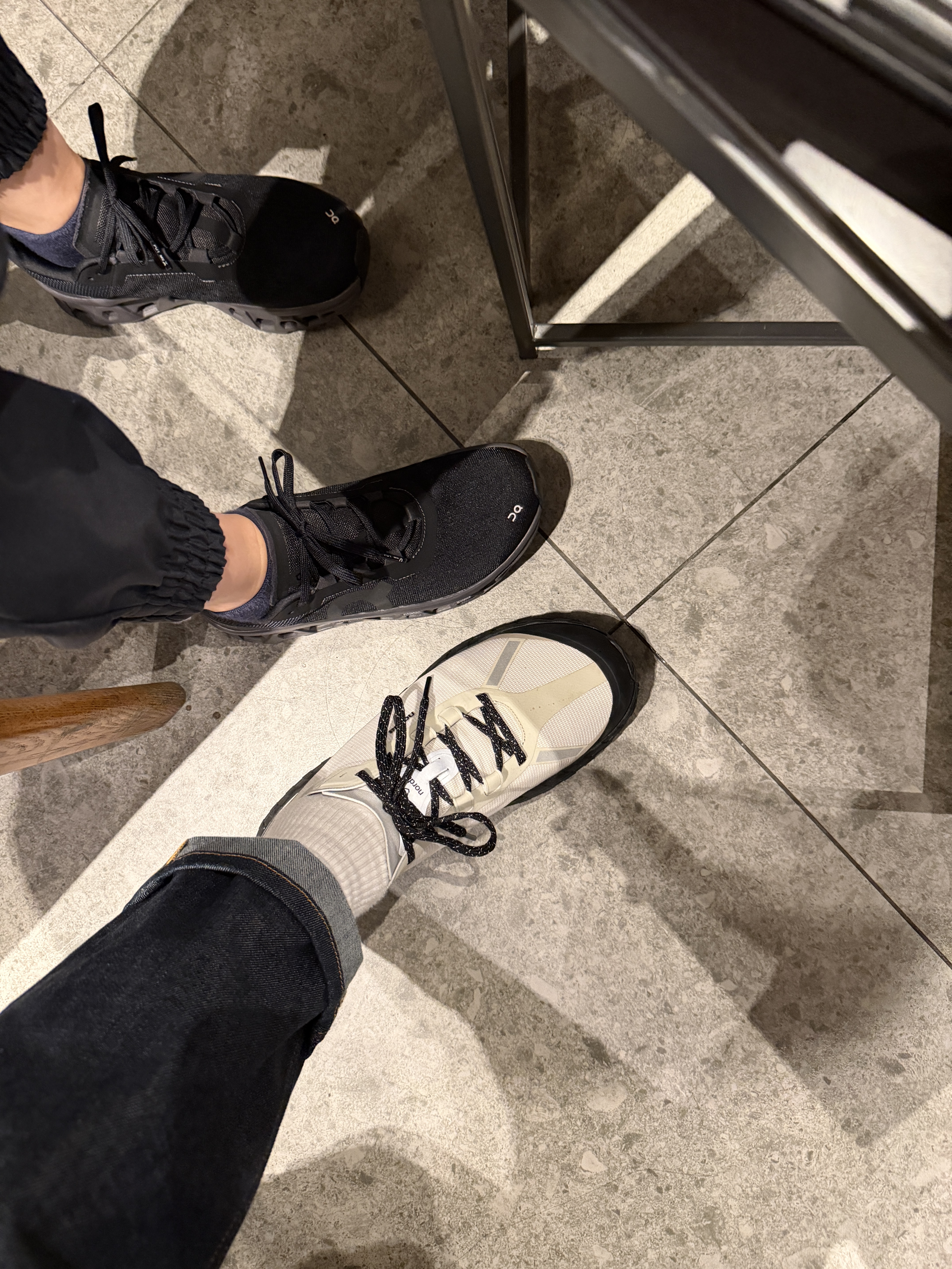 Norda 001/A Cinder, (W) On Running Cloudmonster Black Magnet 착용 스타일 - 1
