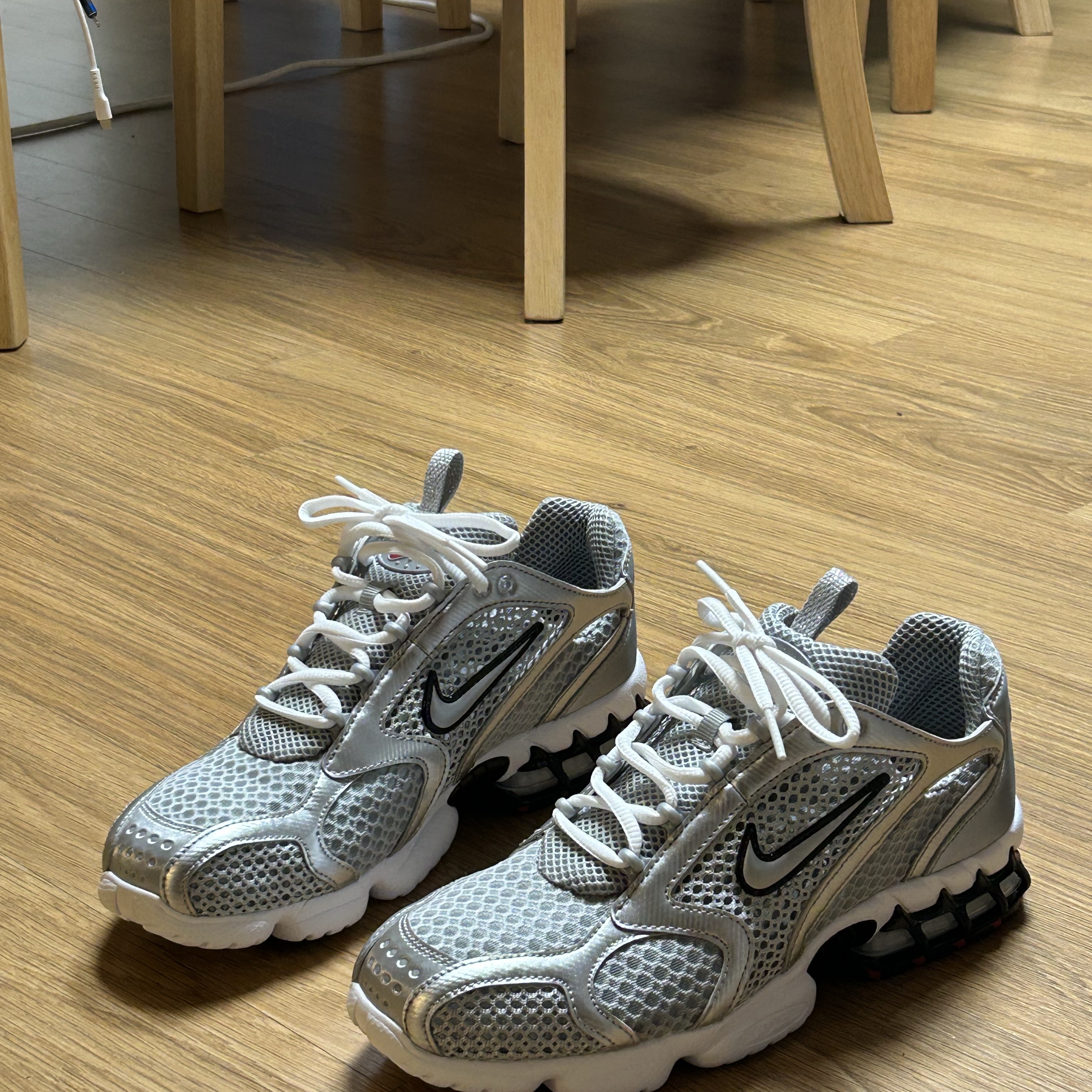 Nike Air Zoom Spiridon Cage 2 Metallic Silver 착용 스타일 - 1