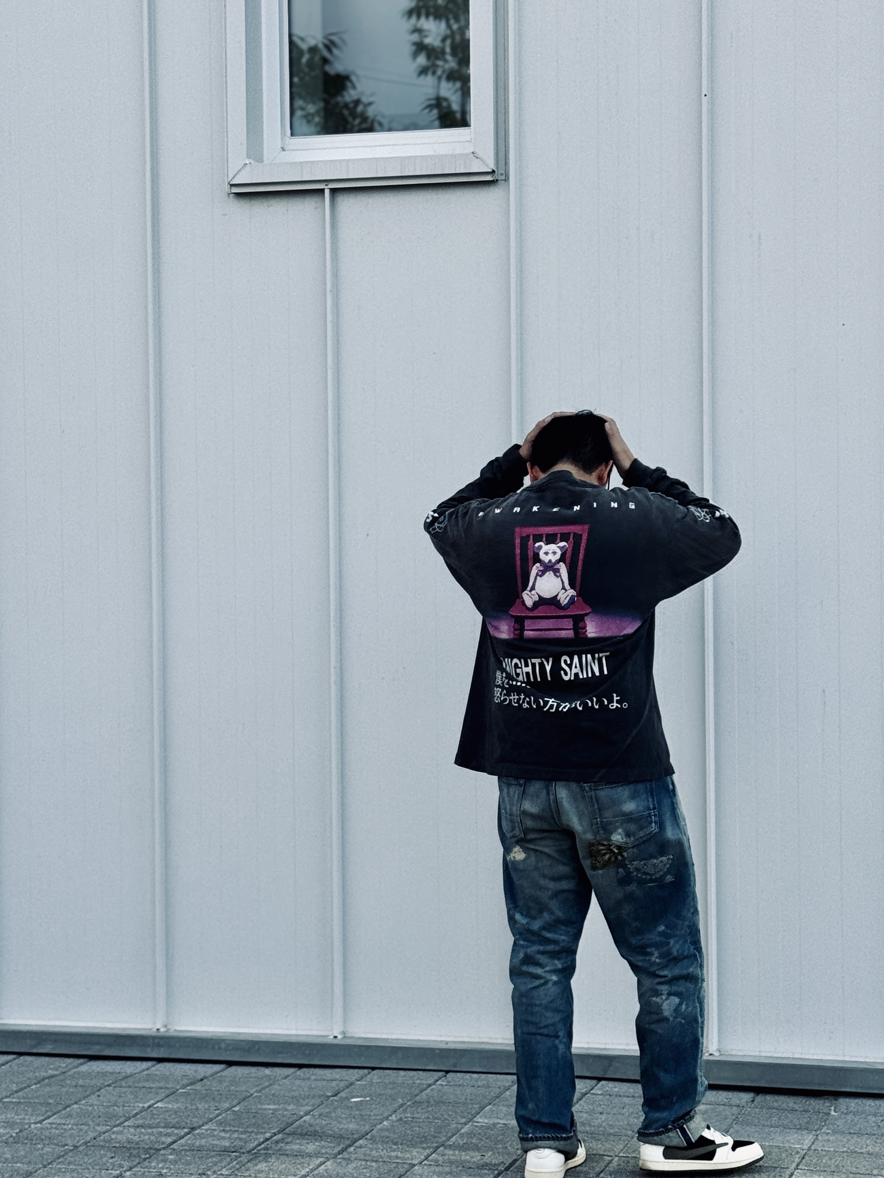 Saint Mxxxxxx x Pluto L/S T-Shirt Black, Jordan 1 x Travis Scott Retro Low OG SP Reverse Olive 착용 스타일