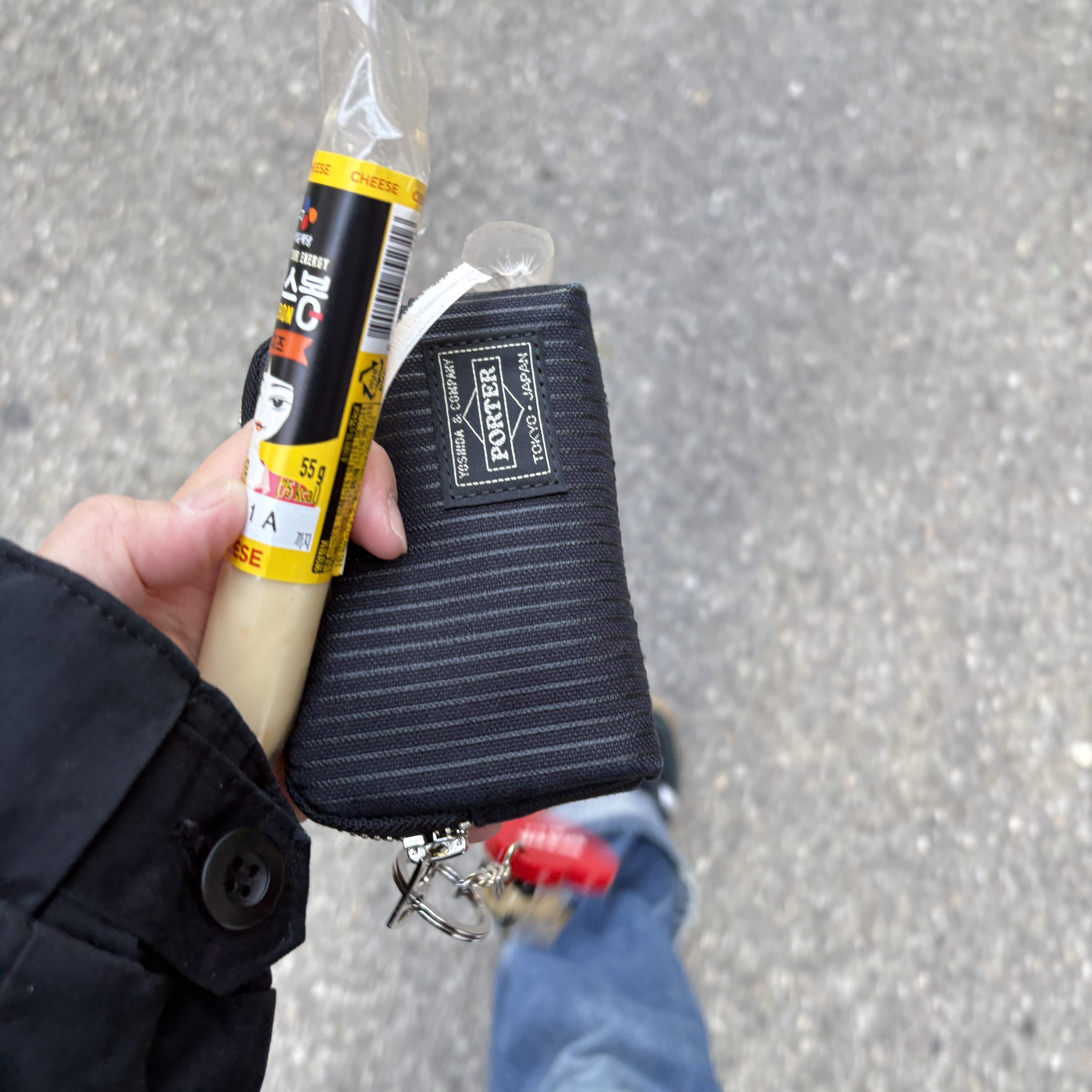 Porter Drawing Coin Key Case Black 착용 스타일