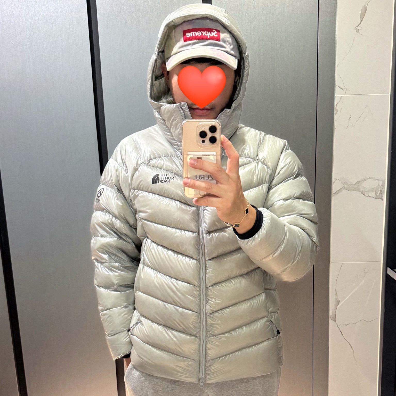 The North Face Summit Mattehorn RDS Down Jacket Light Gray, Asics Gel-Kayano 14 Cream Black 착용 스타일 - 3
