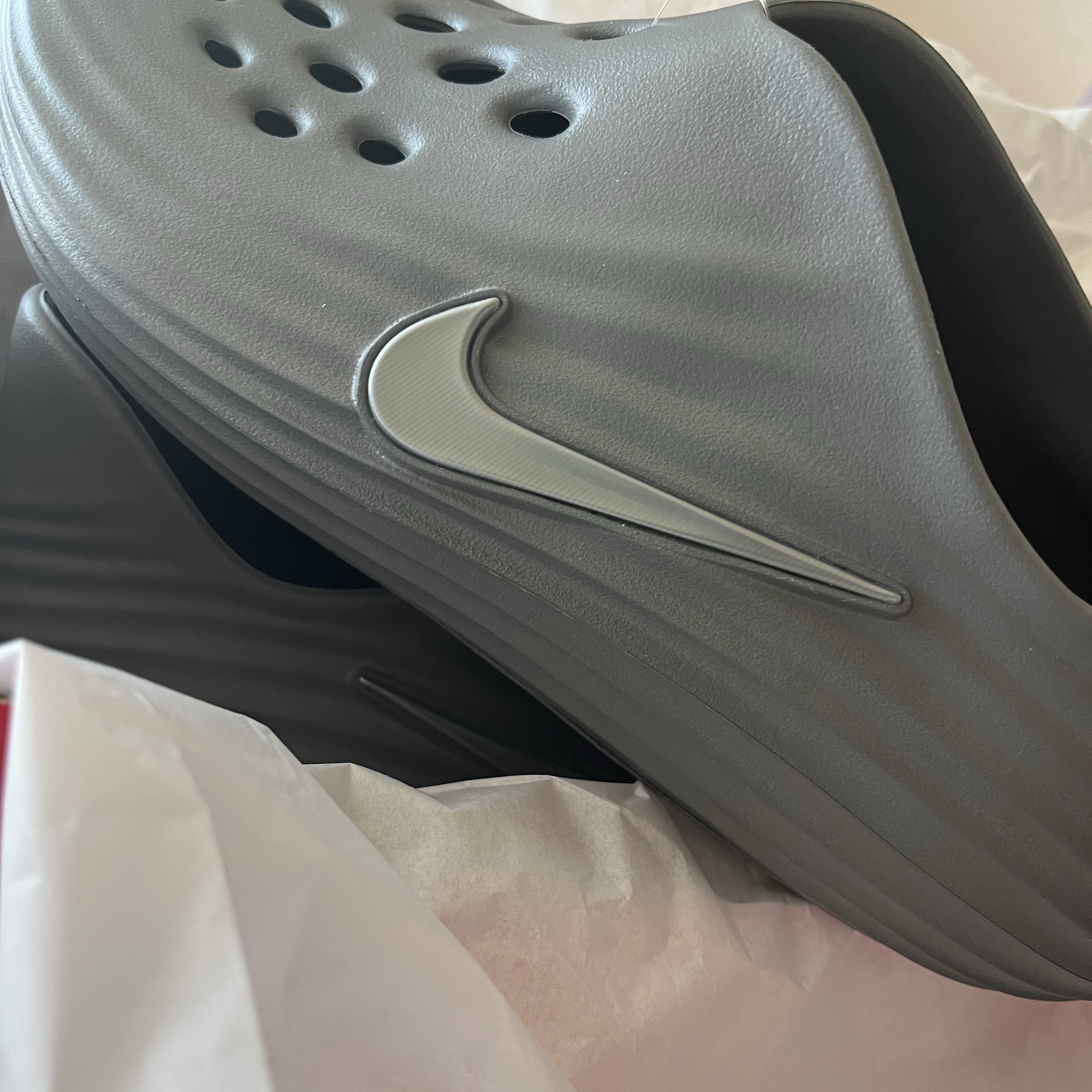 Nike ReactX Rejuven8 Smoke Grey 착용 스타일
